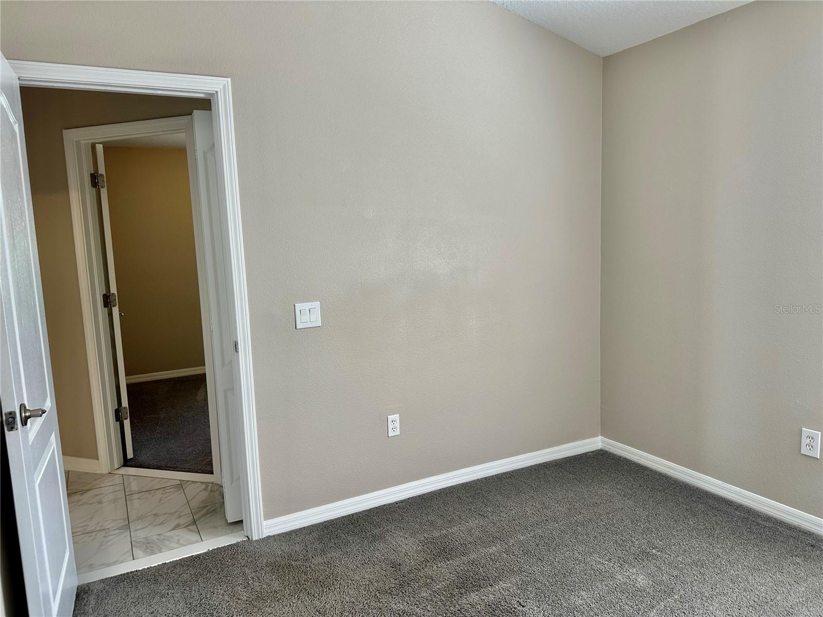 Image 23 of 69 For 13824 Royston Bend