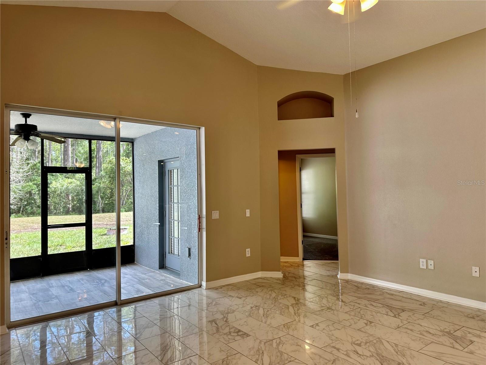 Image 6 of 69 For 13824 Royston Bend