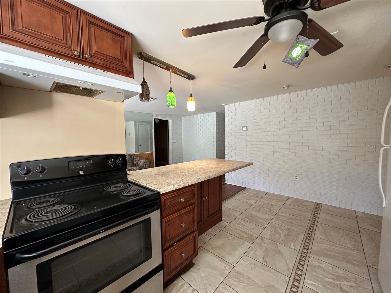 Image 19 of 46 For 8809 Avondale Lane