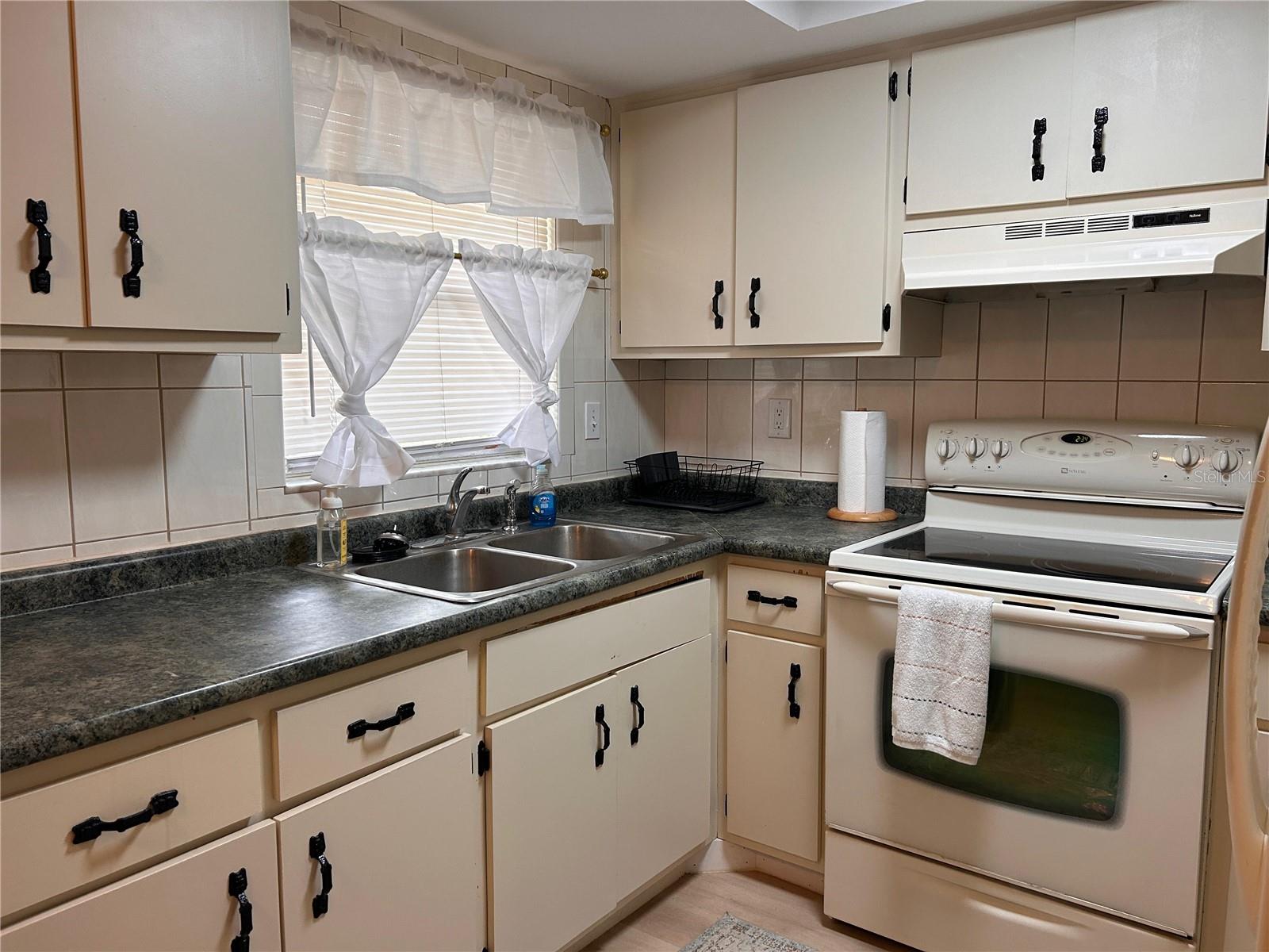 Image 6 of 14 For 6029 Wyoming Avenue