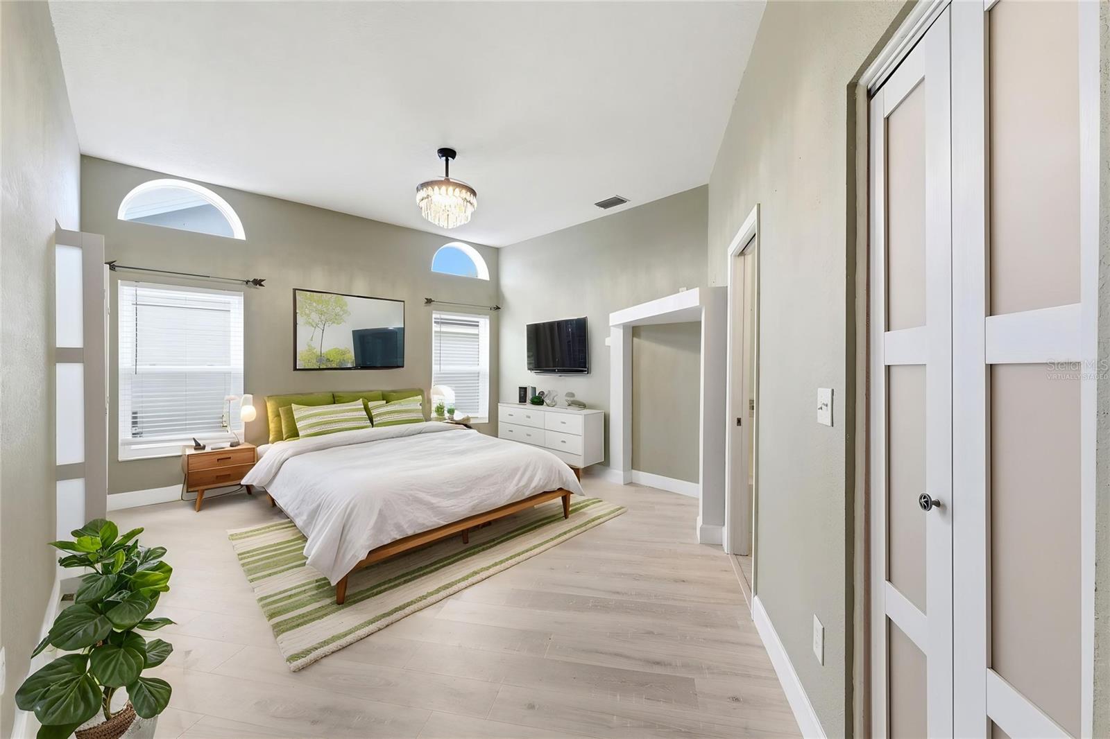 Image 16 of 71 For 11421 Glenmont Drive