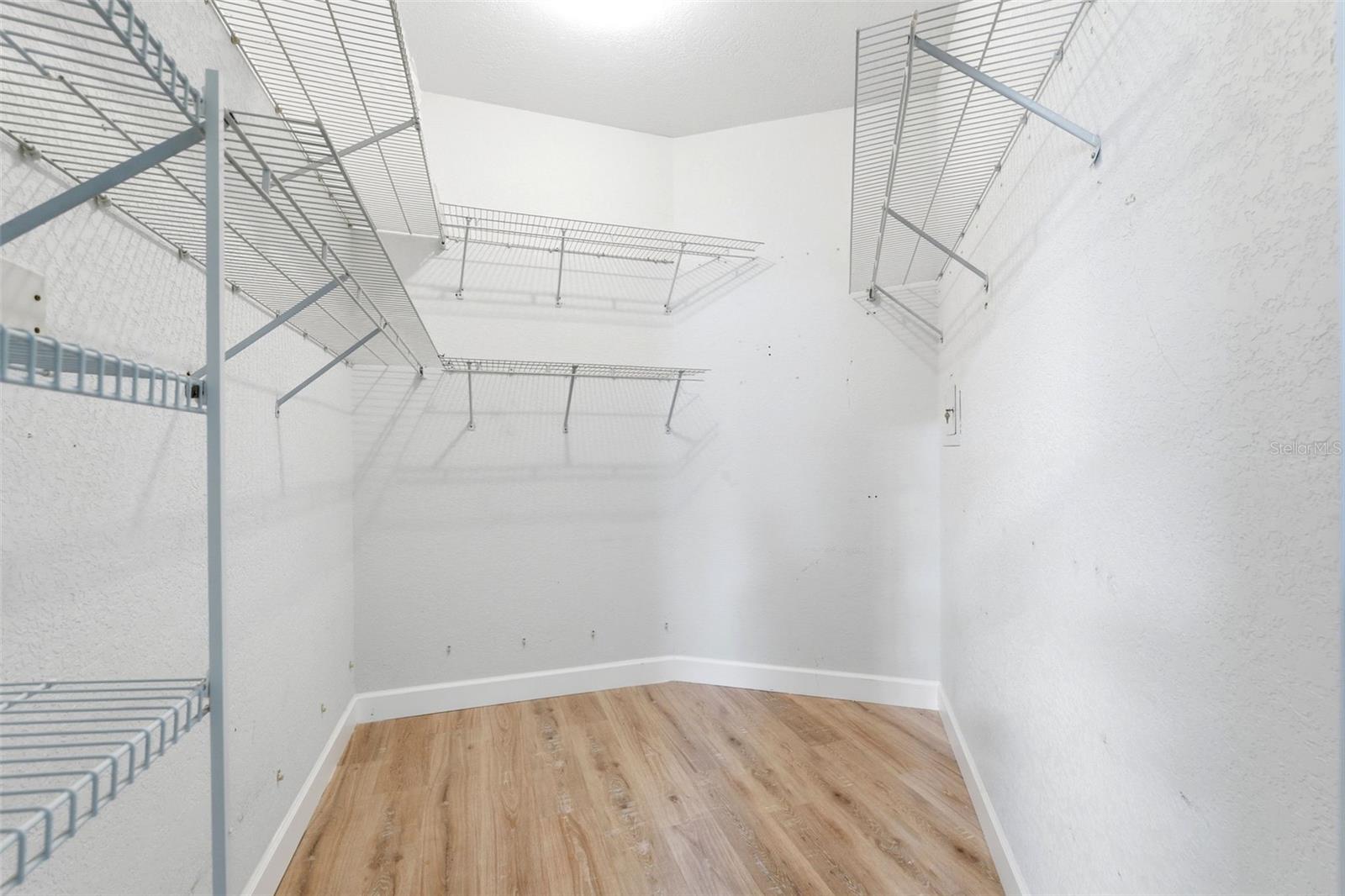 Image 22 of 71 For 11421 Glenmont Drive