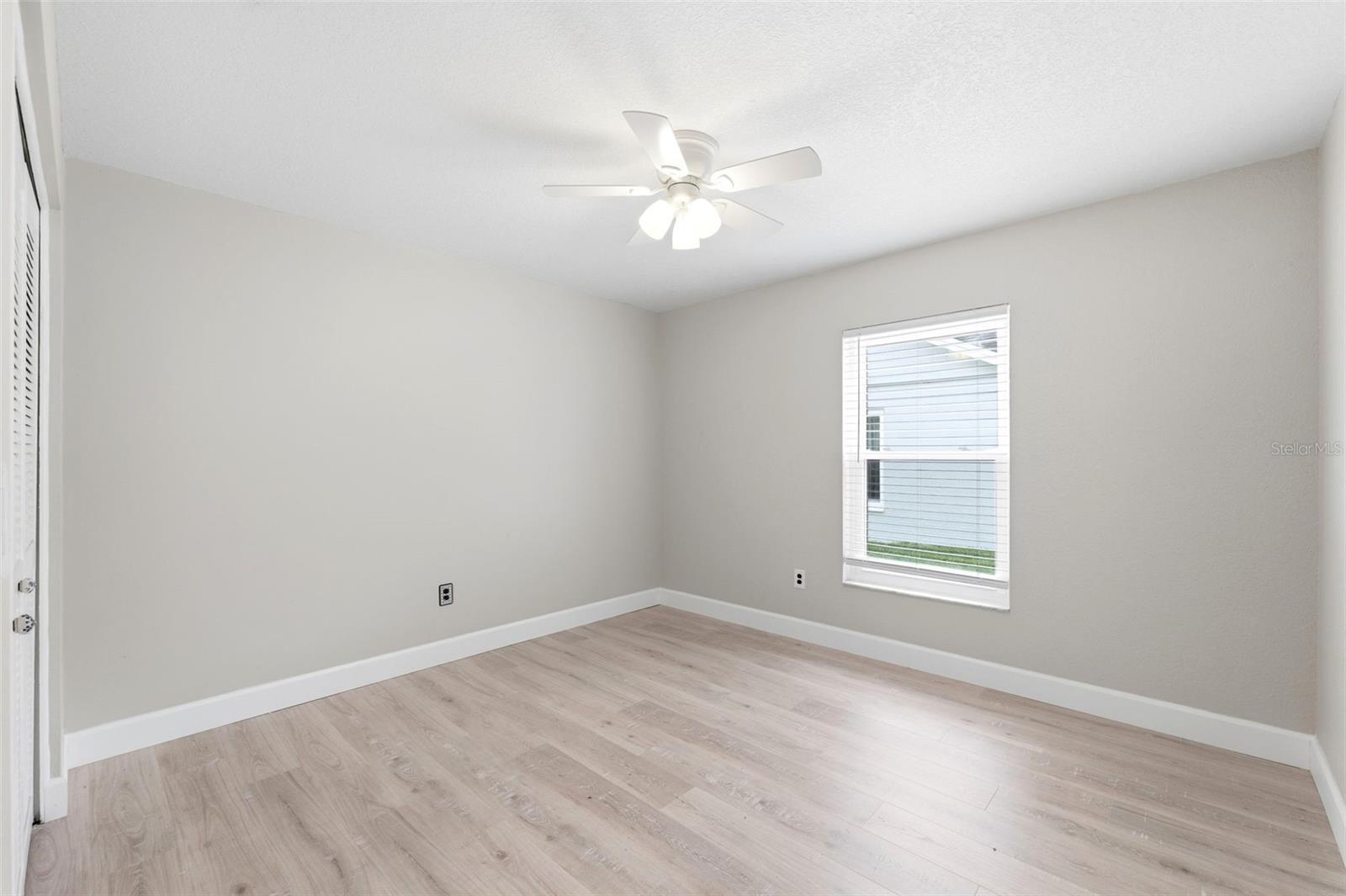 Image 27 of 71 For 11421 Glenmont Drive