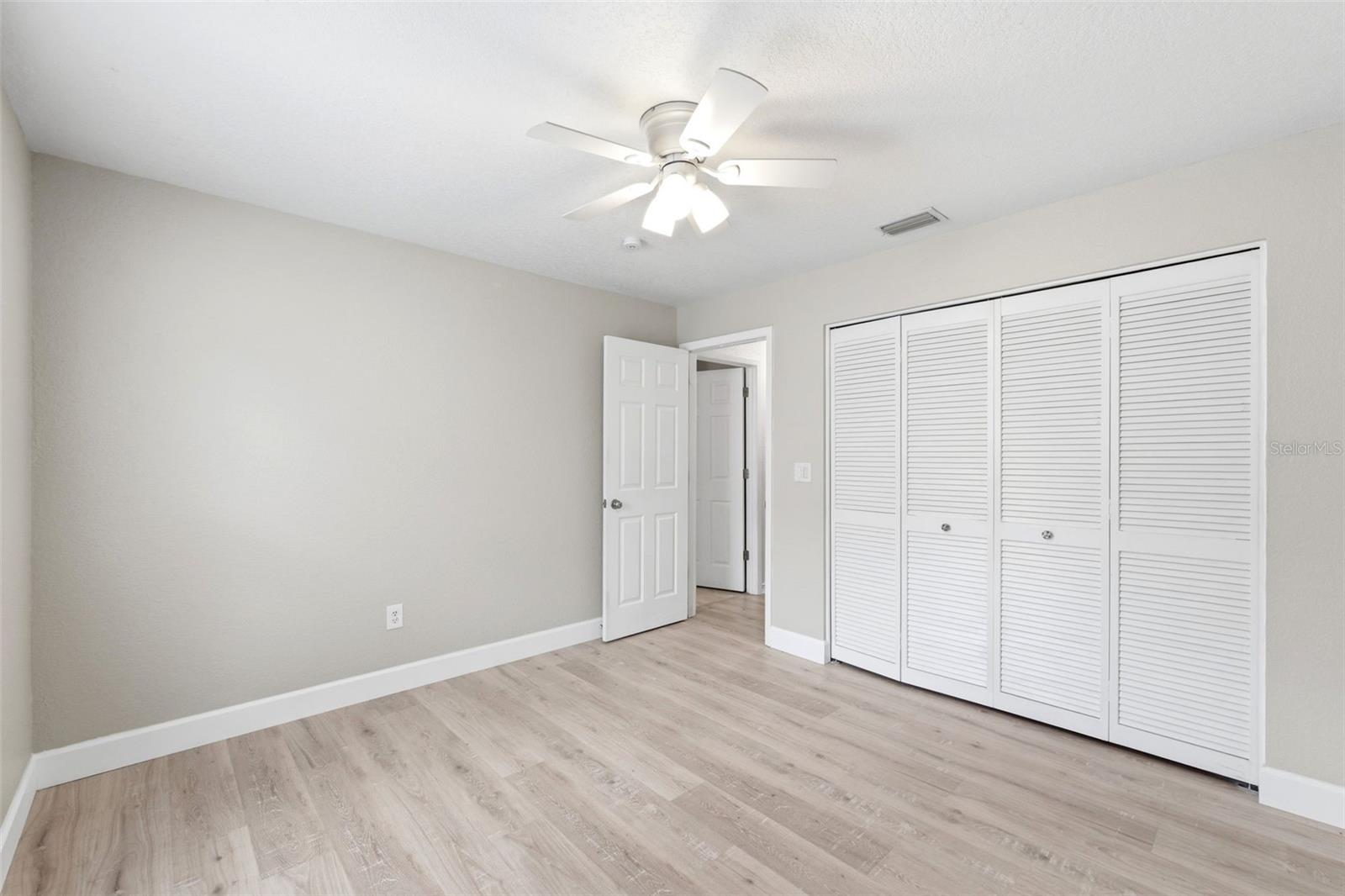 Image 32 of 71 For 11421 Glenmont Drive