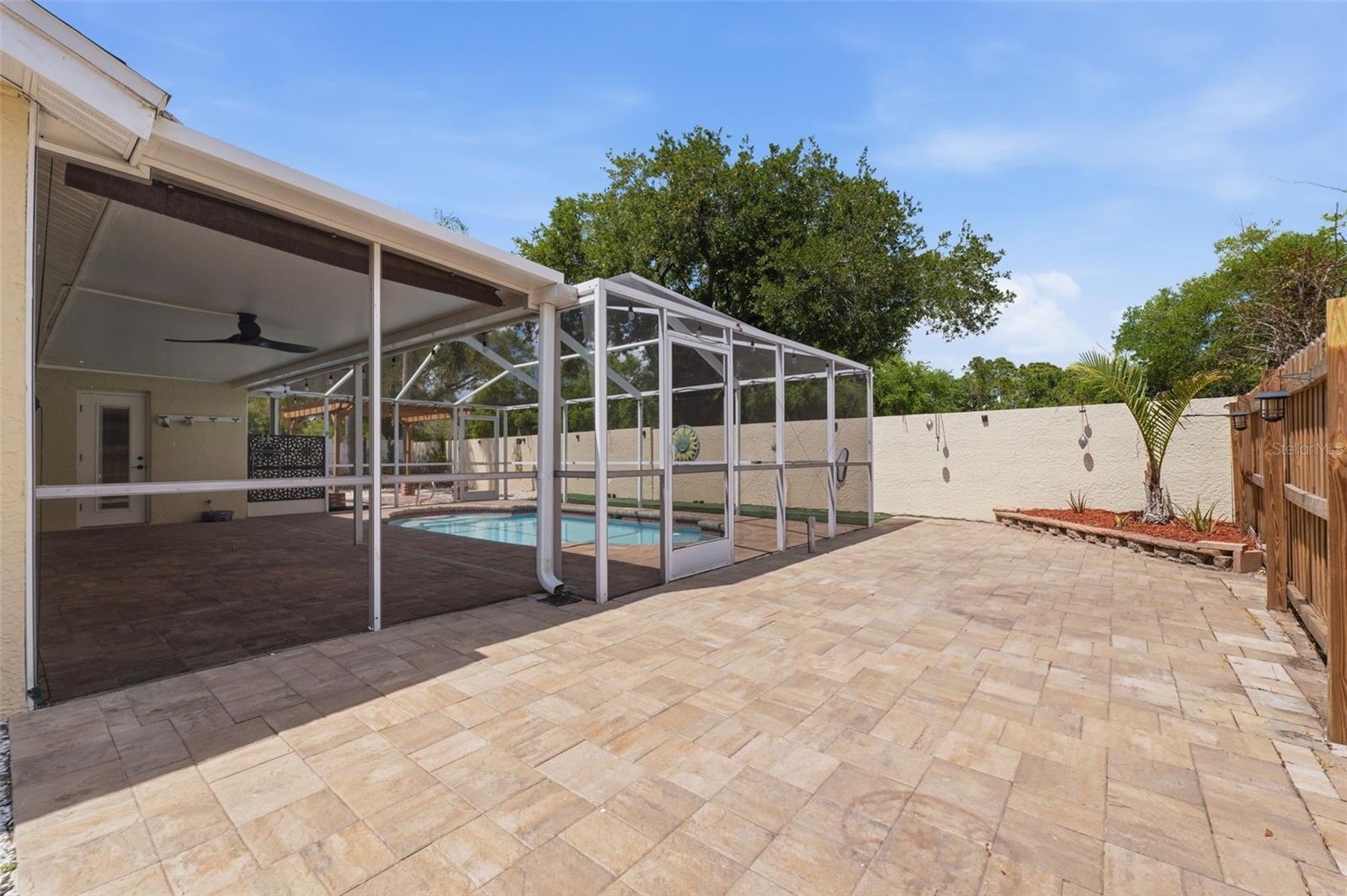 Image 38 of 71 For 11421 Glenmont Drive