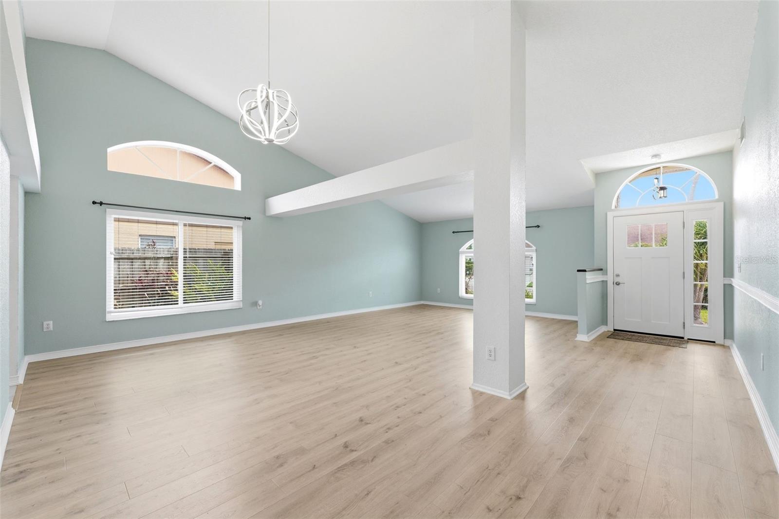 Image 4 of 71 For 11421 Glenmont Drive