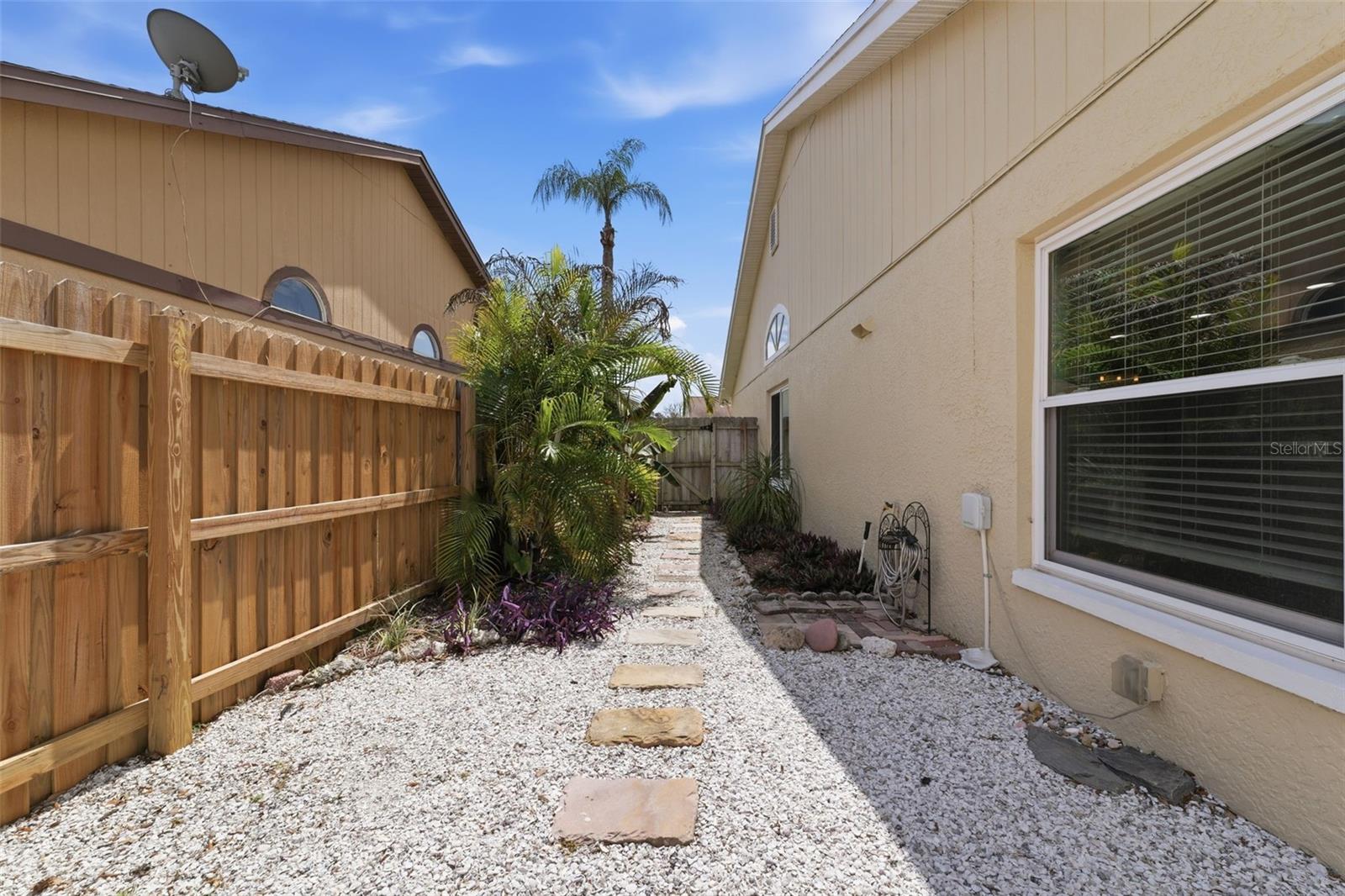 Image 41 of 71 For 11421 Glenmont Drive