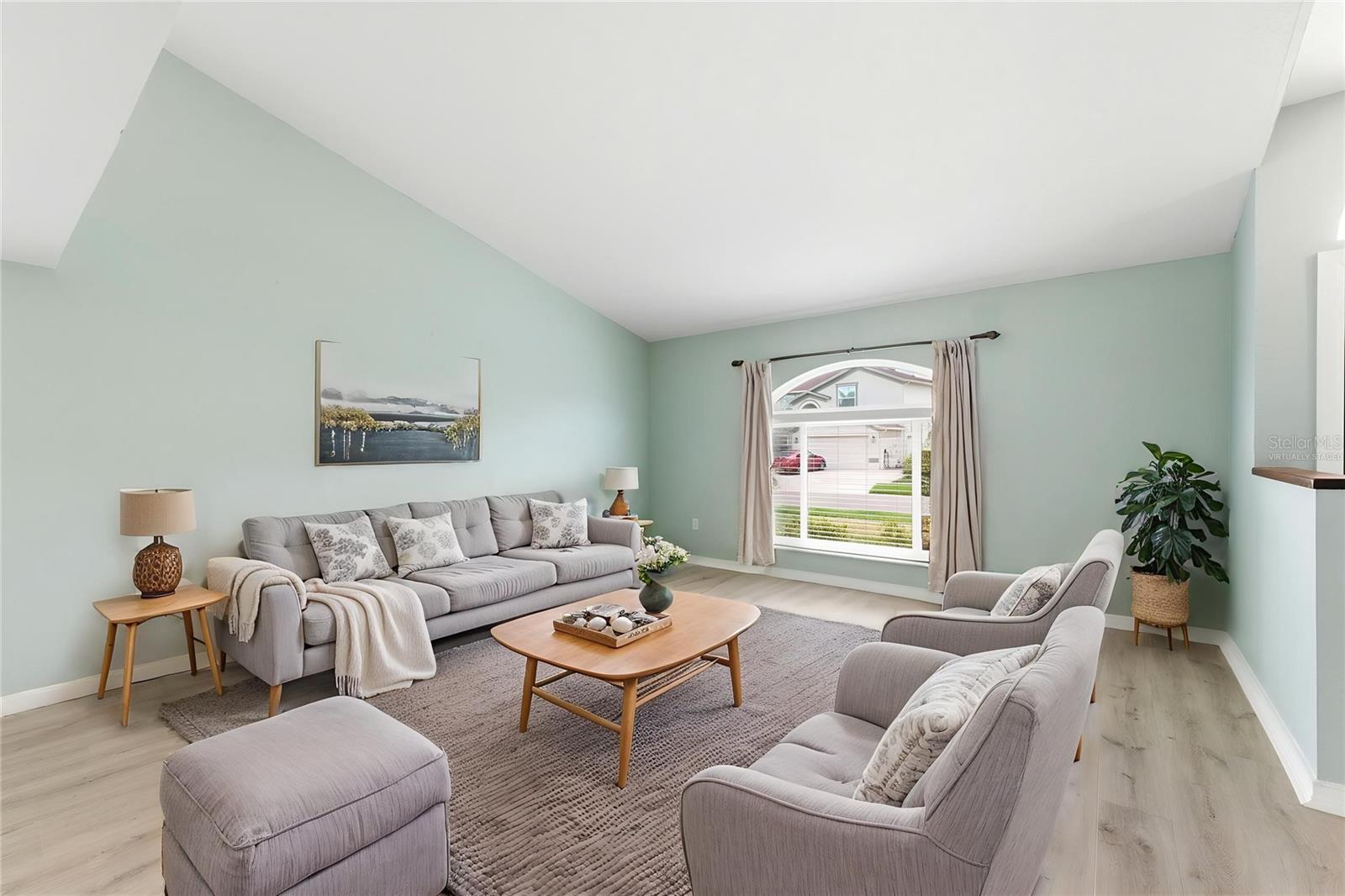 Image 5 of 71 For 11421 Glenmont Drive