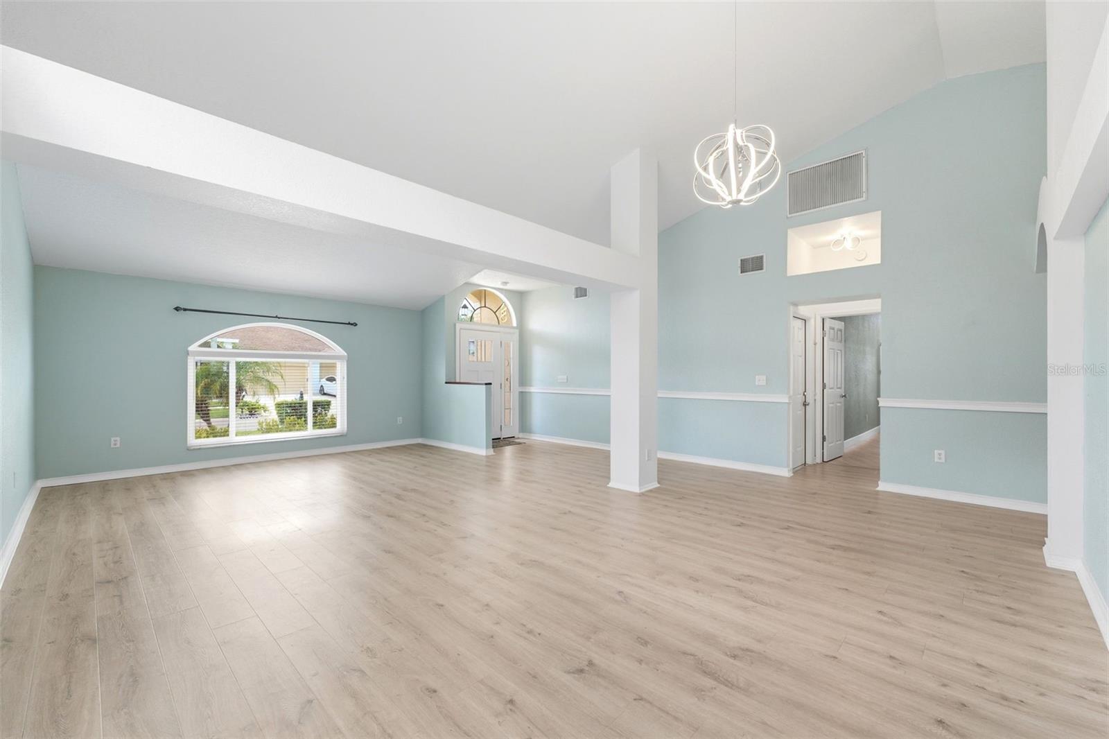 Image 53 of 71 For 11421 Glenmont Drive