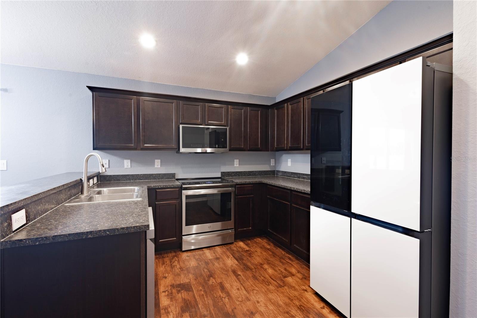 Image 6 of 29 For 6517 Bayston Hill Place