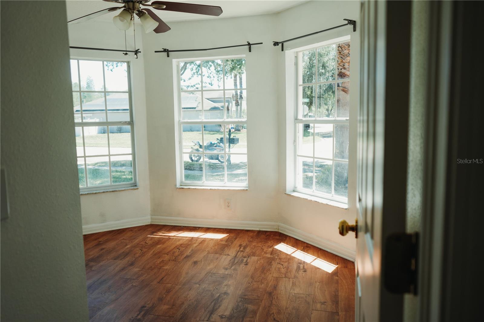 Image 9 of 22 For 3229 Dunstable Drive