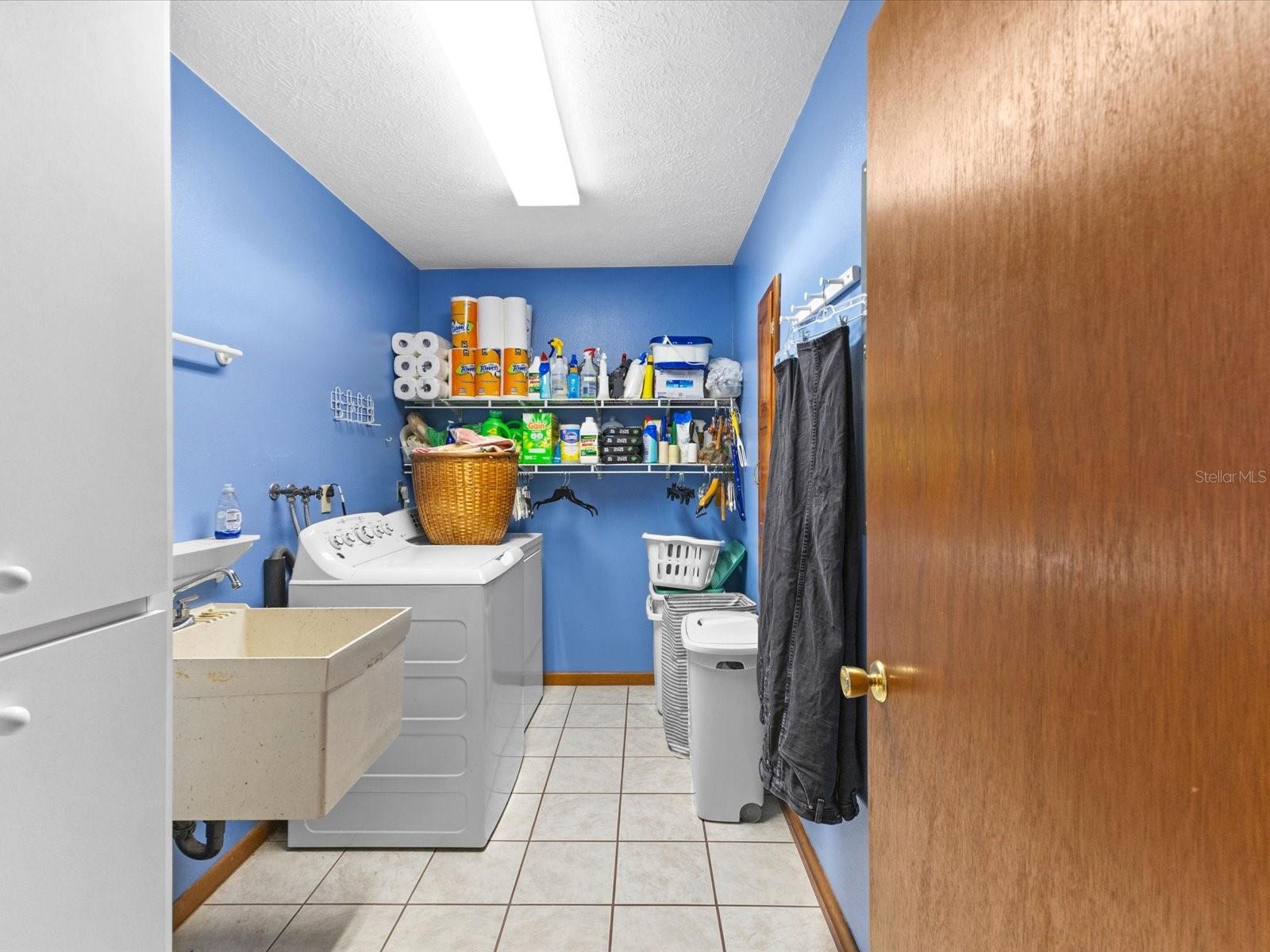 Image 33 of 64 For 10700 Luscombe Court