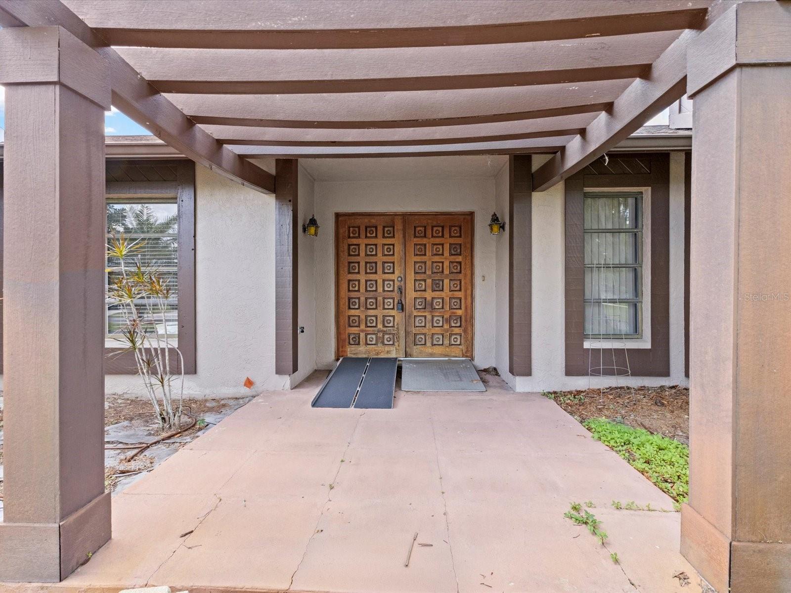 Image 4 of 64 For 10700 Luscombe Court