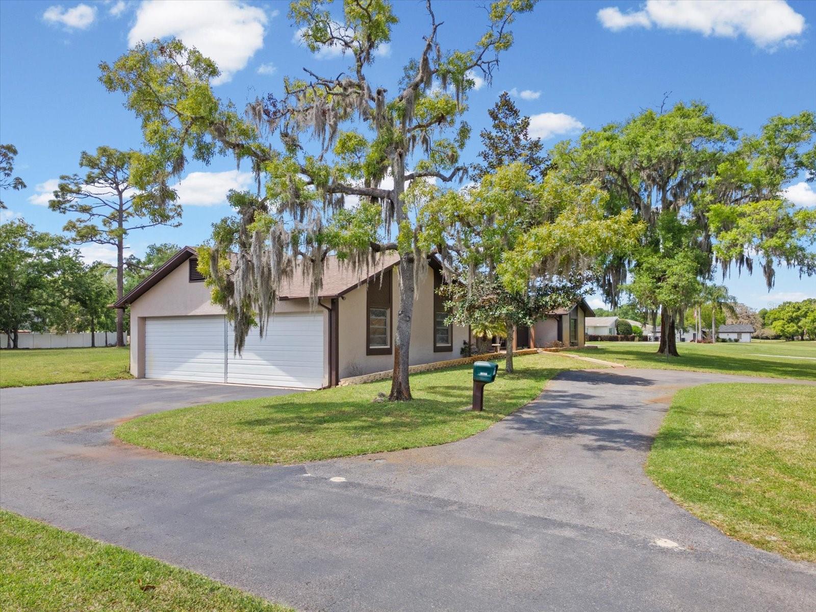 Image 40 of 64 For 10700 Luscombe Court