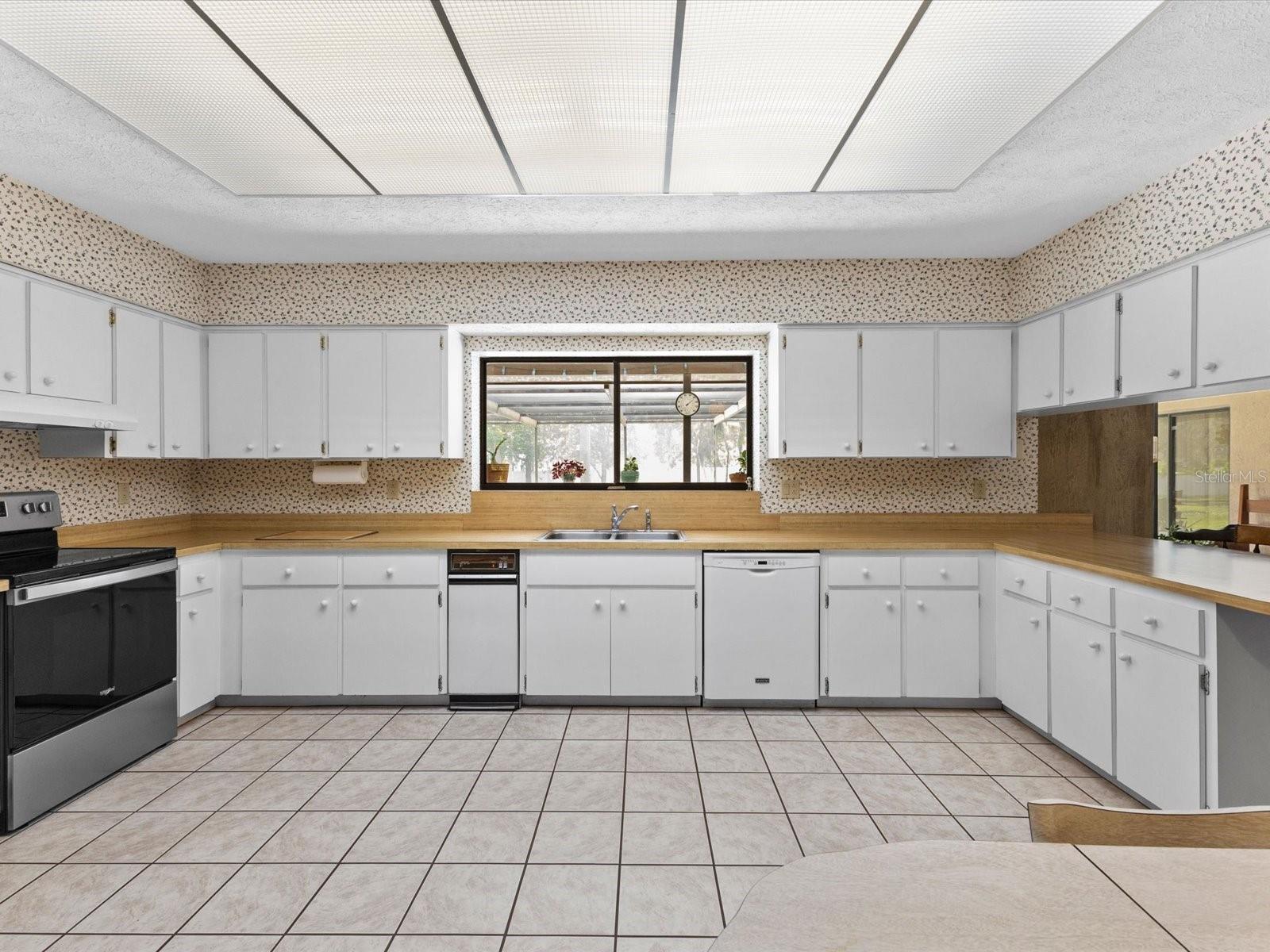 Image 5 of 64 For 10700 Luscombe Court