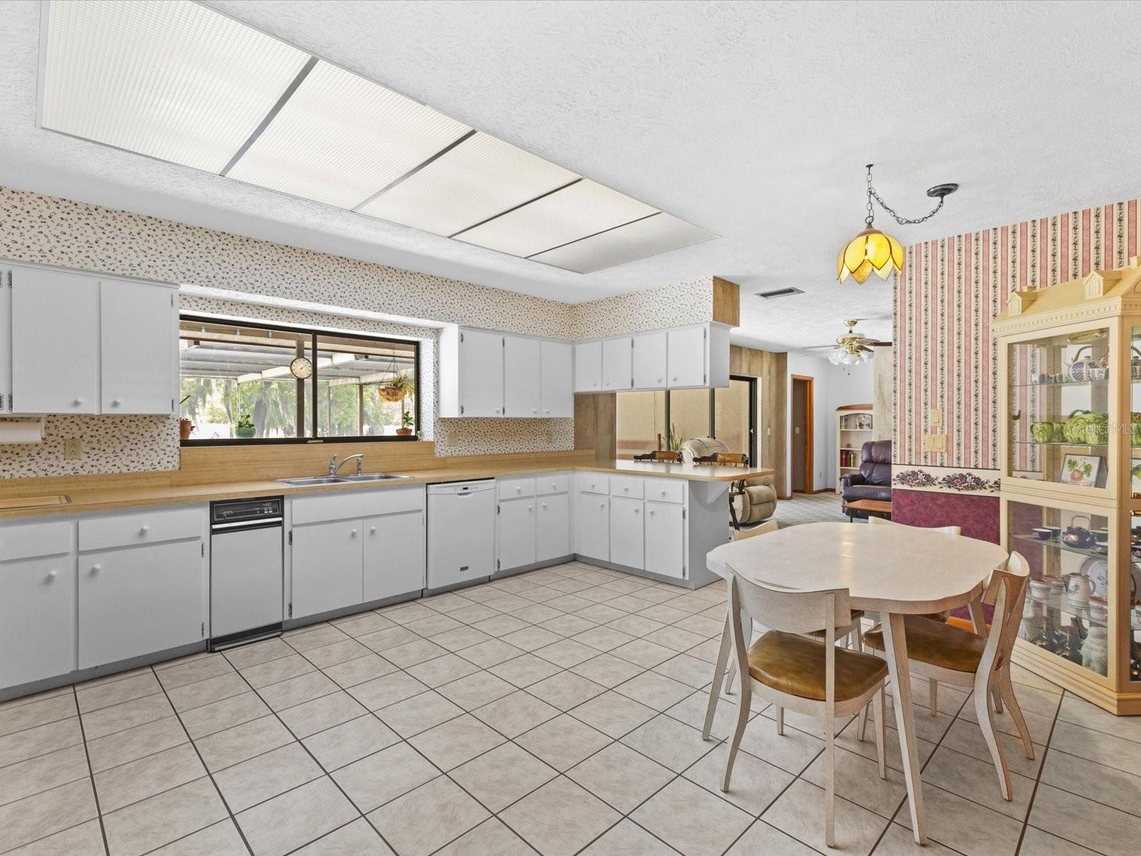 Image 6 of 64 For 10700 Luscombe Court