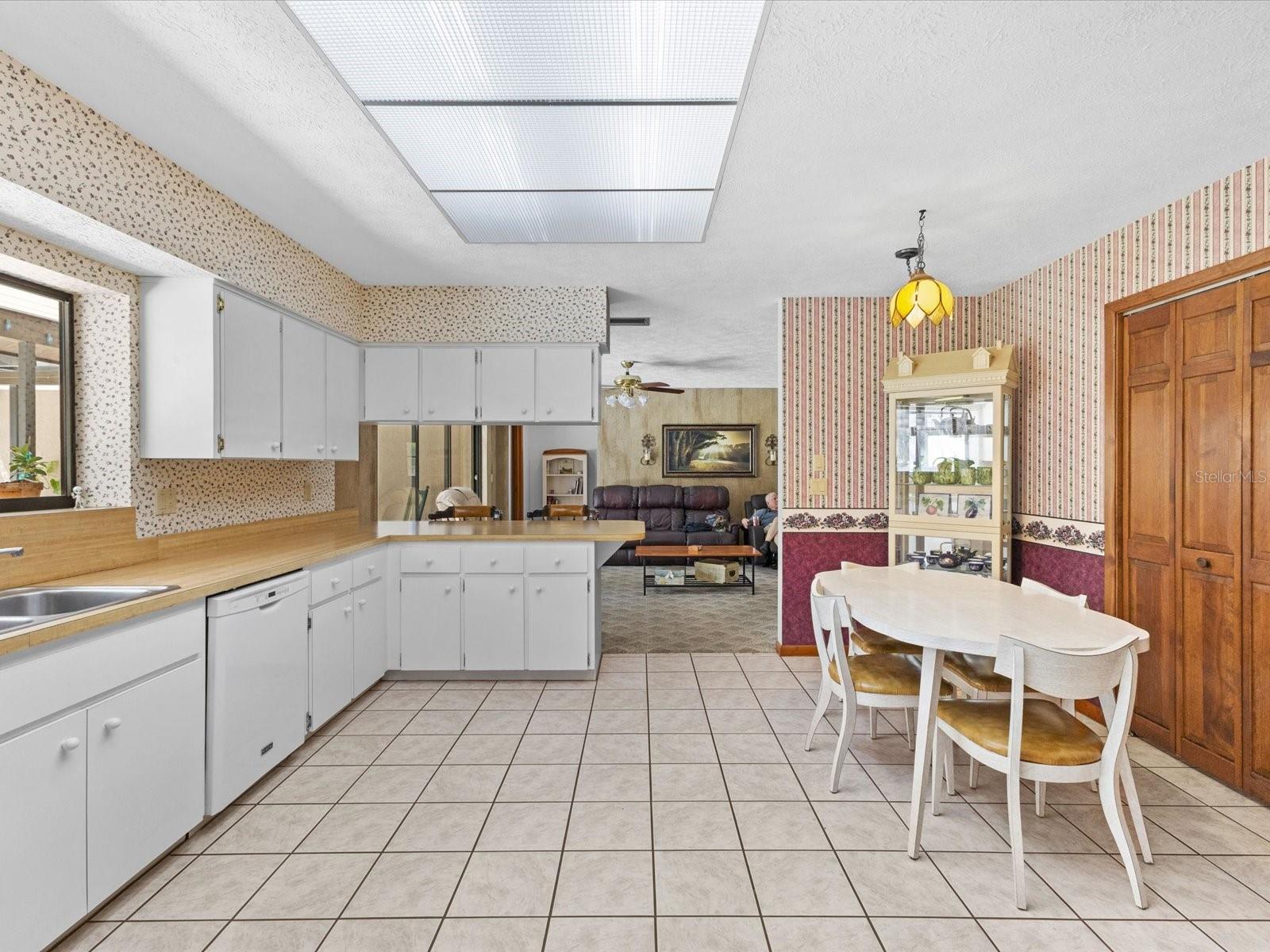 Image 9 of 64 For 10700 Luscombe Court