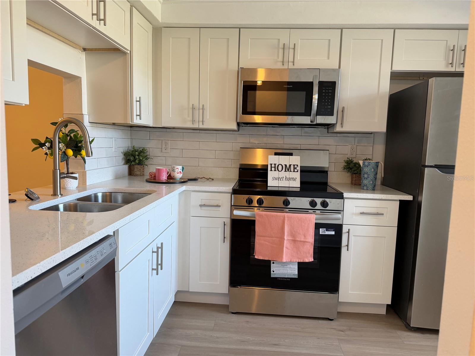 Image 7 of 60 For 4412 Sunstate Drive A