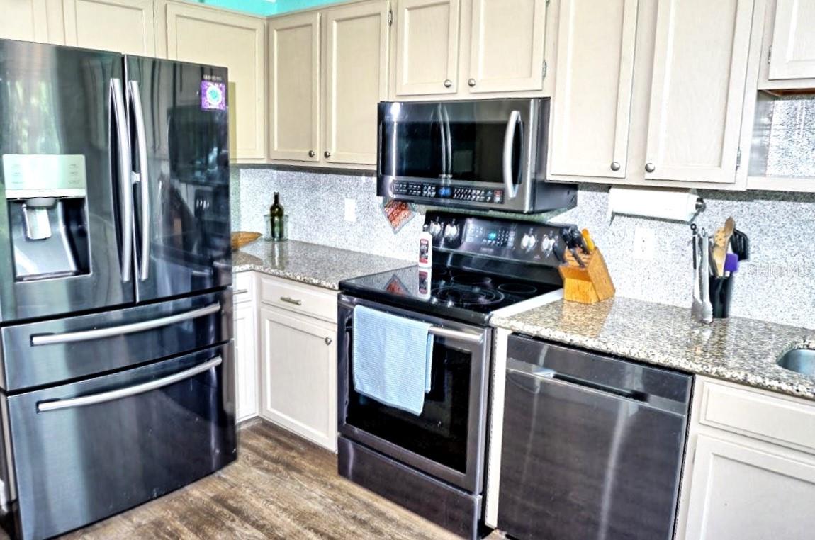 Image 20 of 42 For 1873 Mazo Manor T9