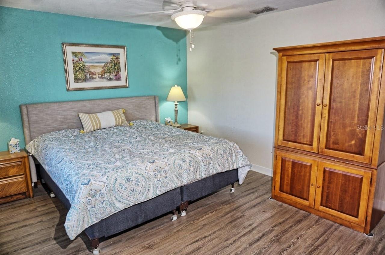 Image 22 of 42 For 1873 Mazo Manor T9