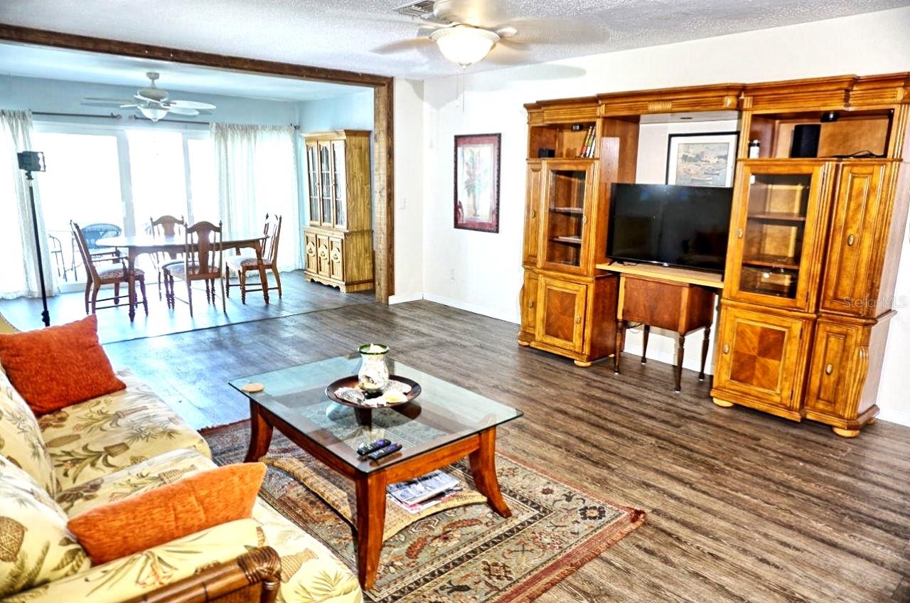 Image 4 of 42 For 1873 Mazo Manor T9