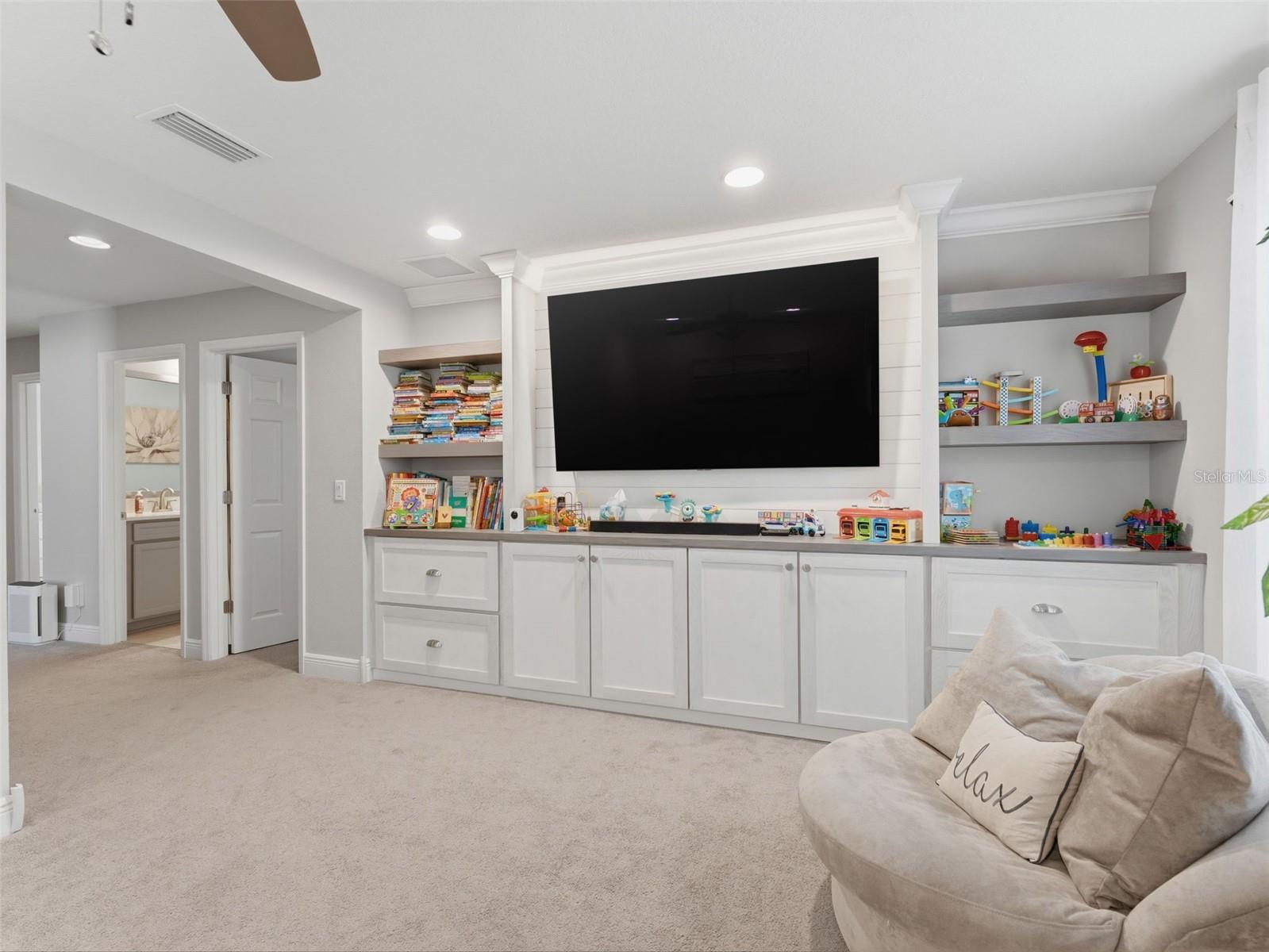 Listing photo id 14 for 13099 Burns Drive