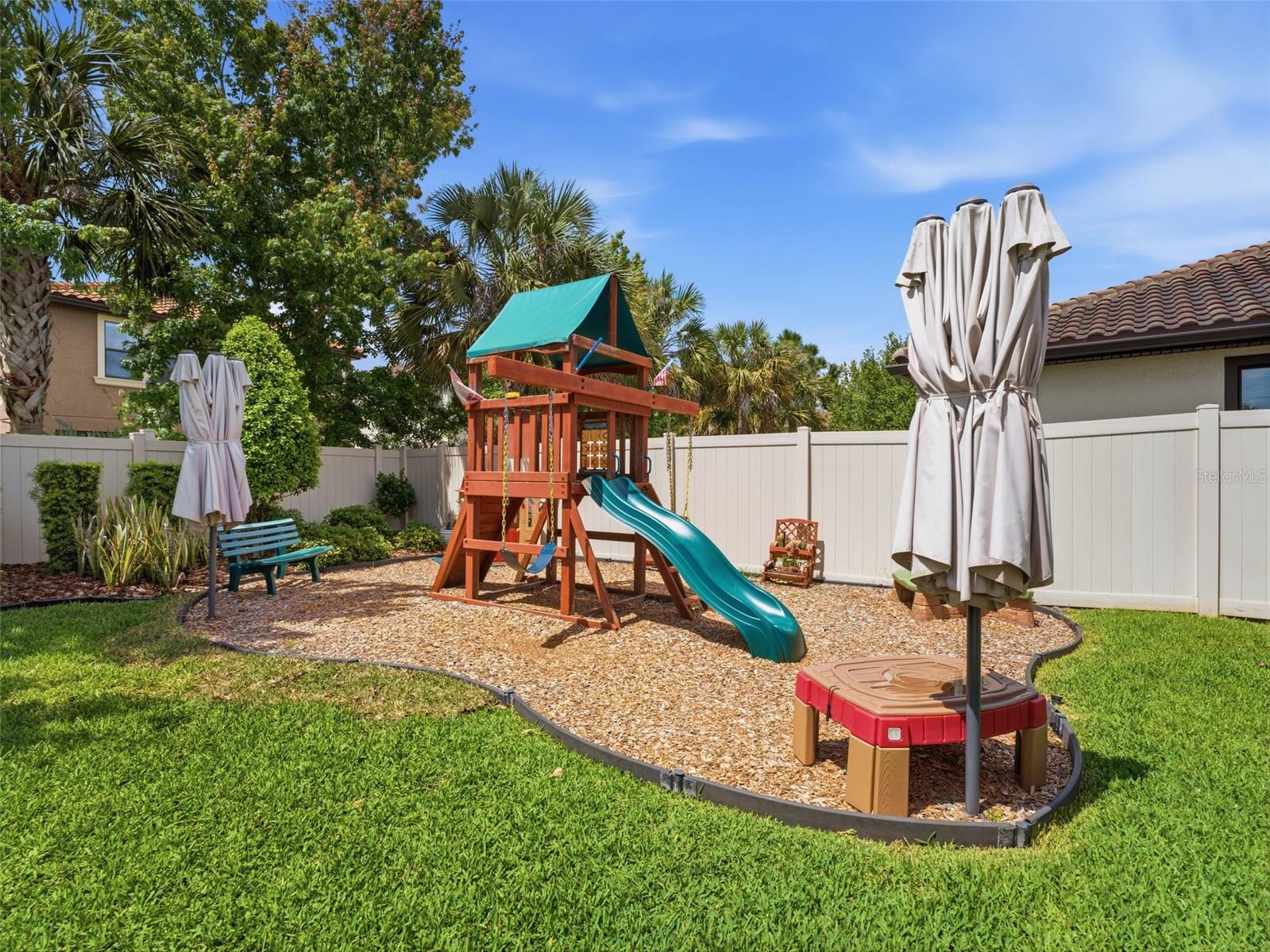 Listing photo id 29 for 13099 Burns Drive