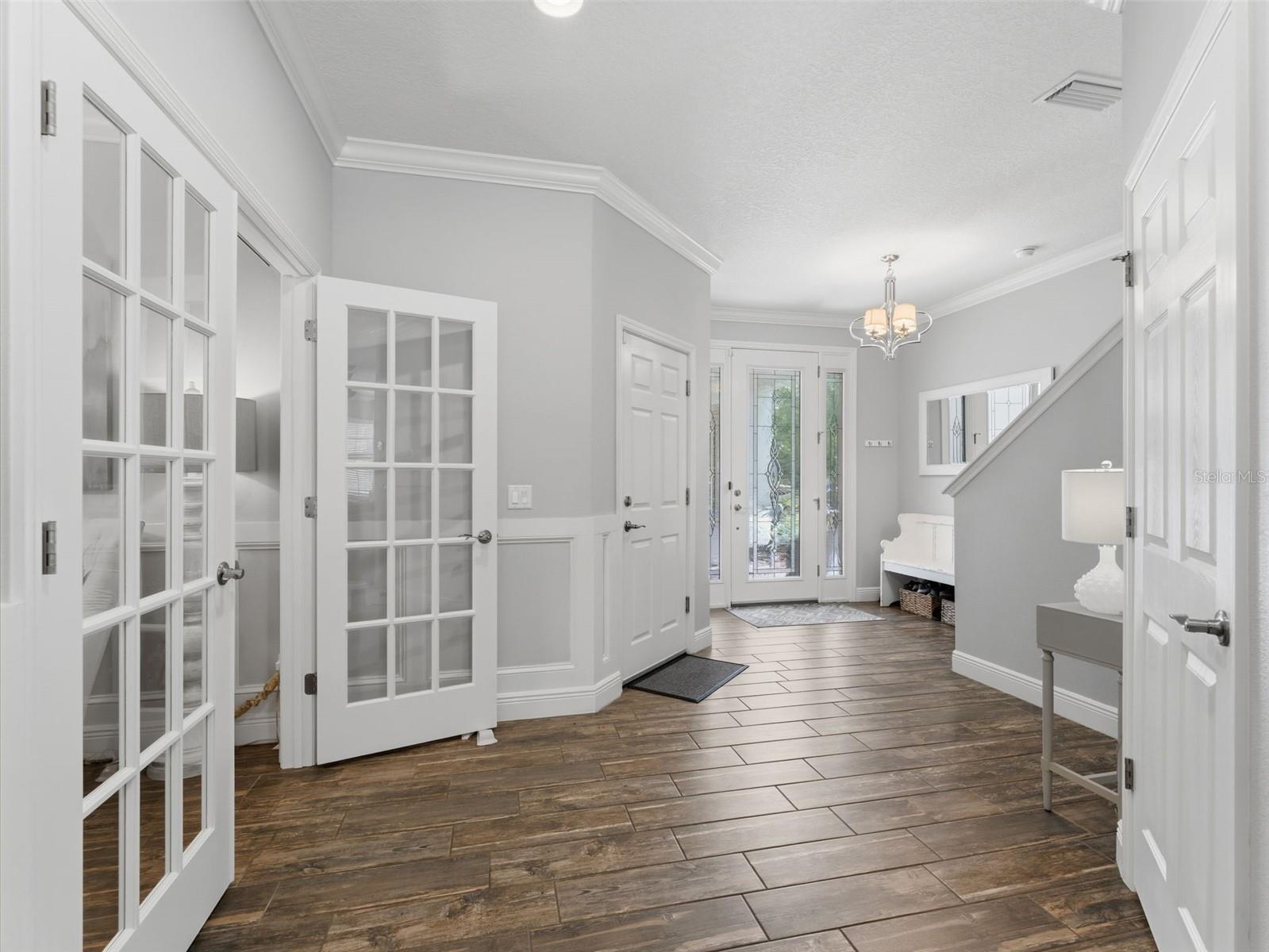 Listing photo id 3 for 13099 Burns Drive