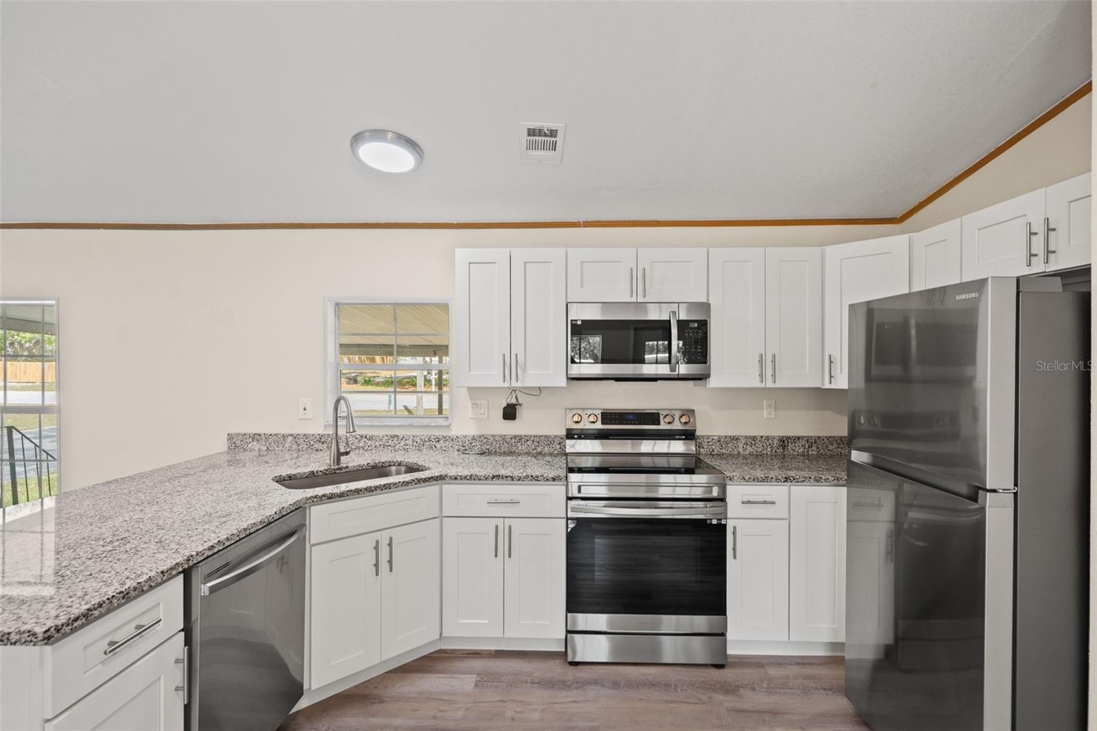 Image 10 of 51 For 3345 Ballard Street