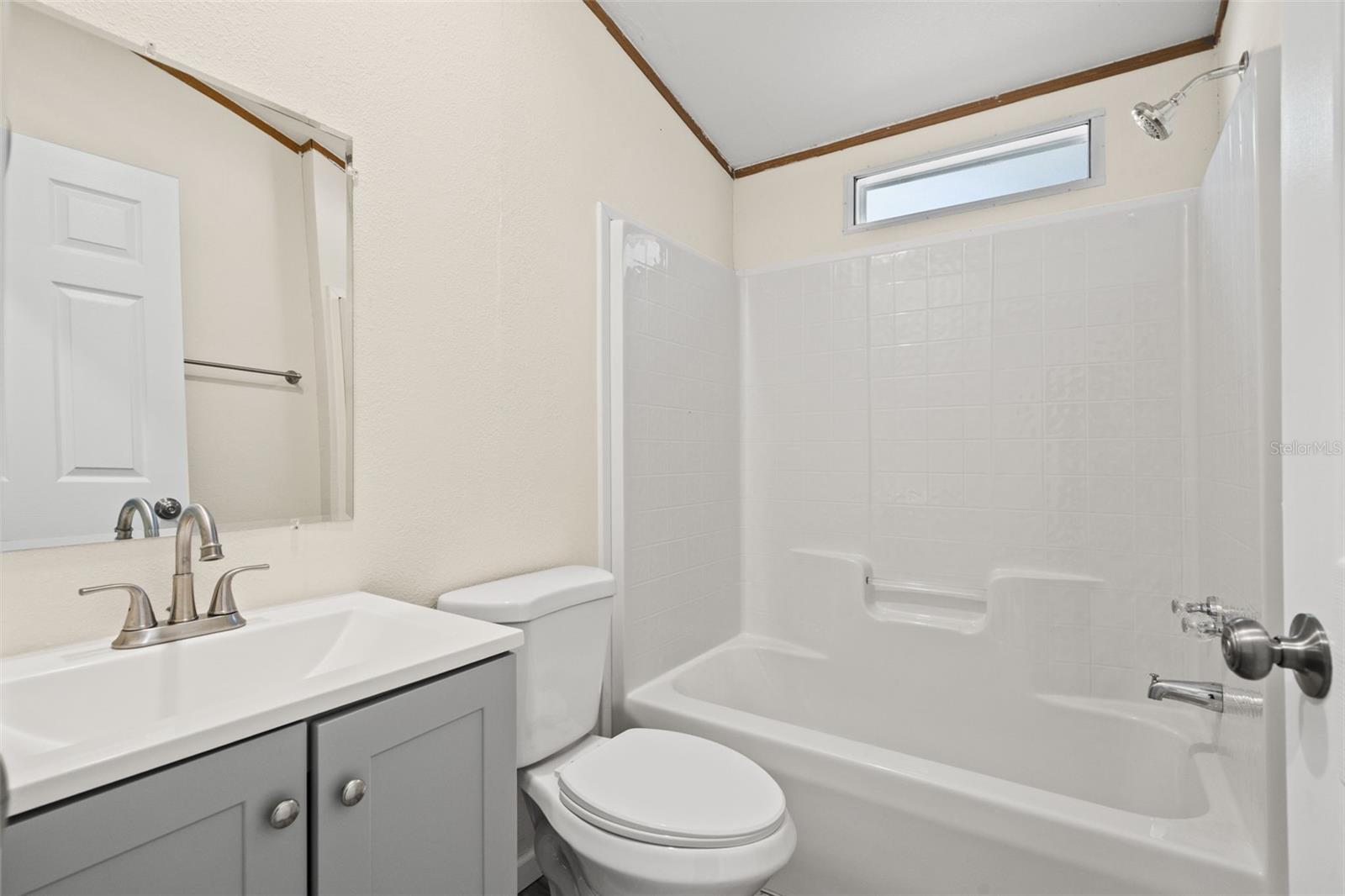 Image 14 of 51 For 3345 Ballard Street