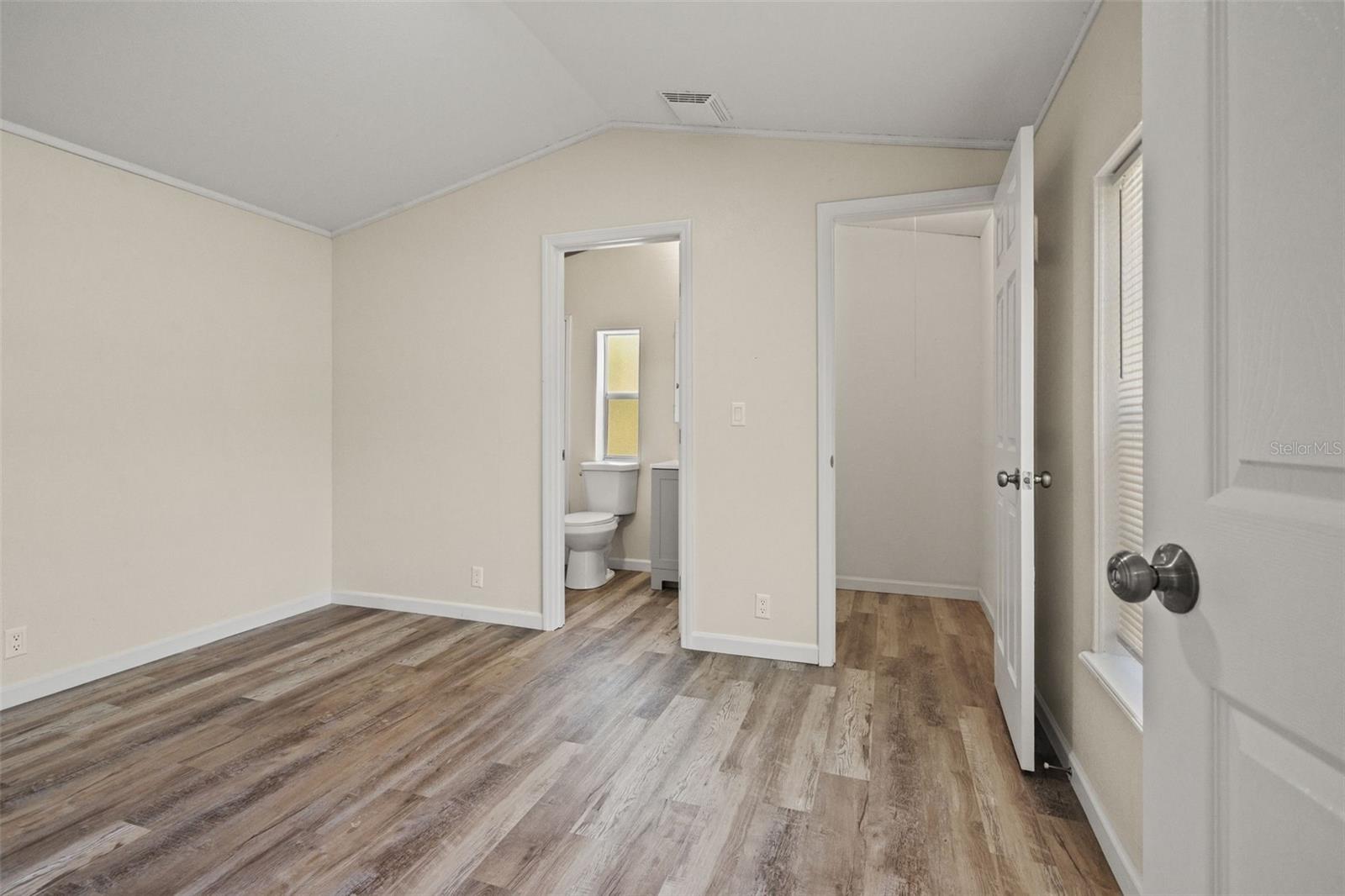 Image 19 of 51 For 3345 Ballard Street