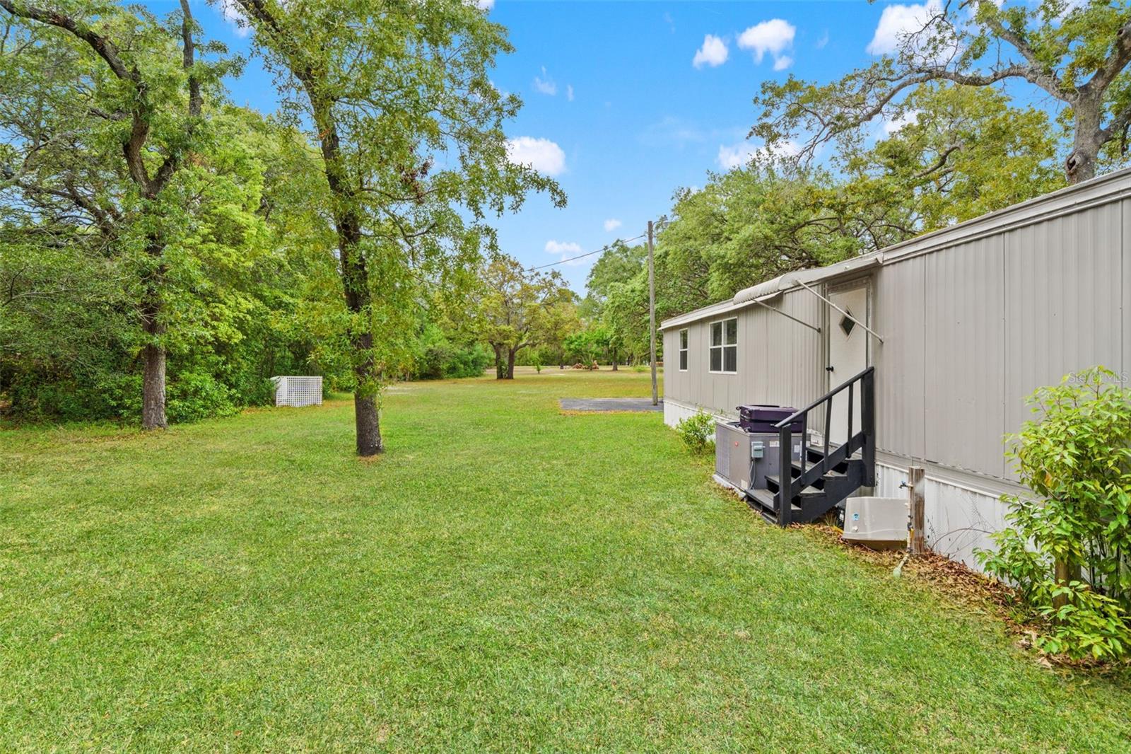 Image 35 of 51 For 3345 Ballard Street