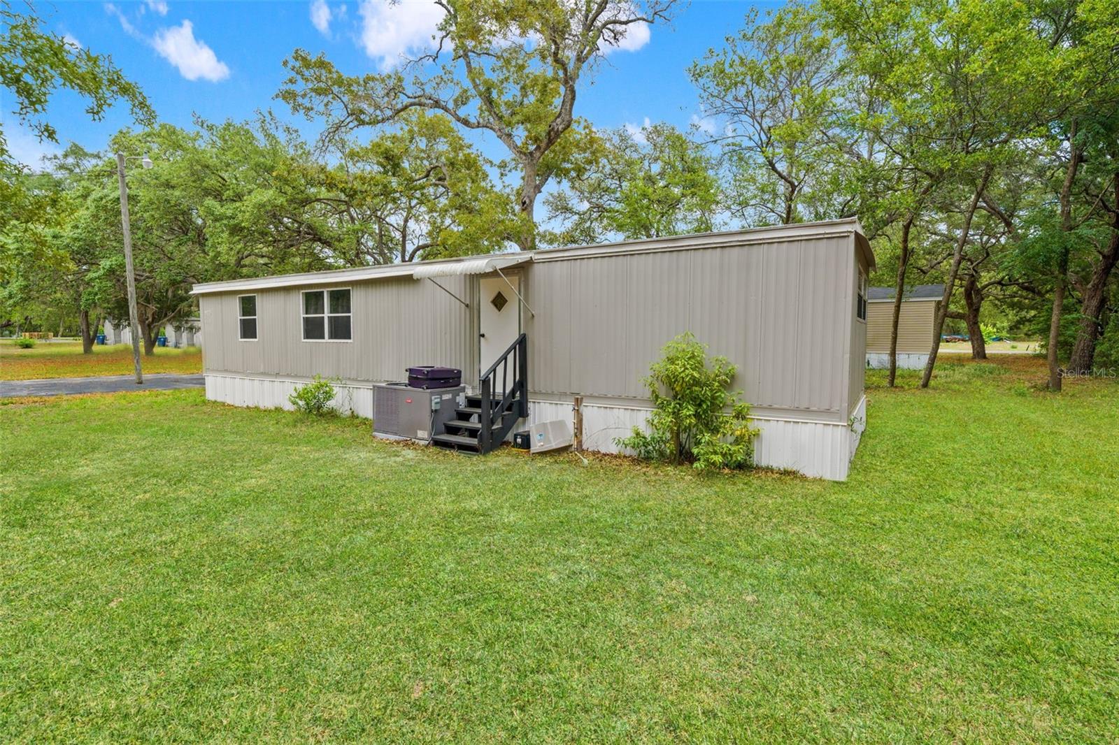 Image 37 of 51 For 3345 Ballard Street