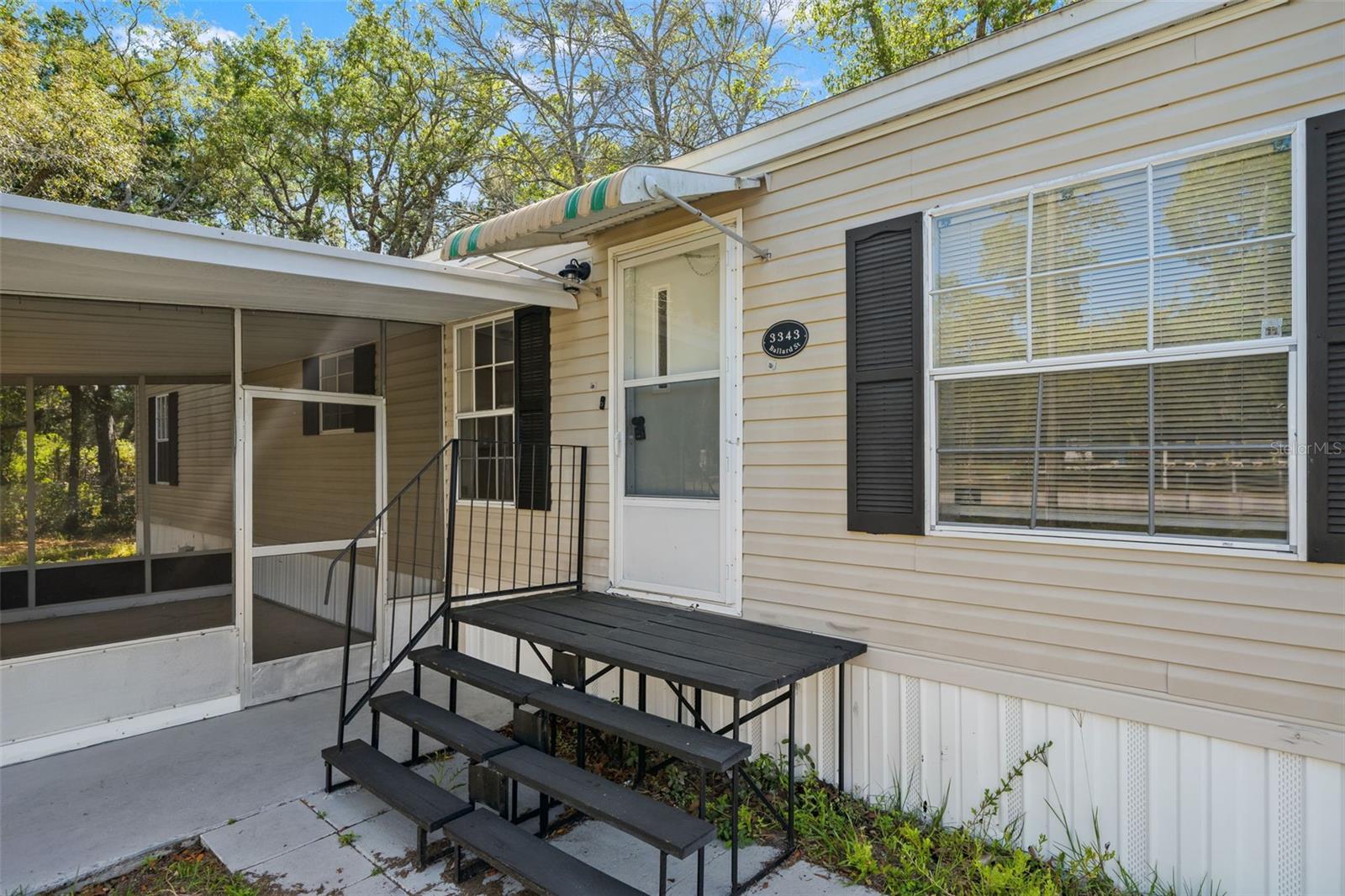 Image 4 of 51 For 3345 Ballard Street