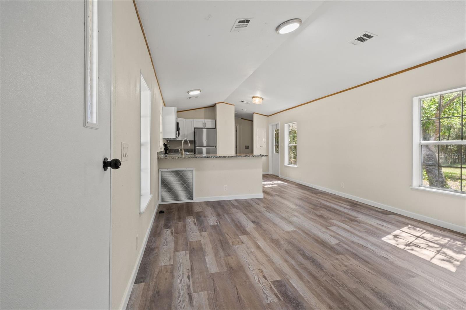 Image 5 of 51 For 3345 Ballard Street