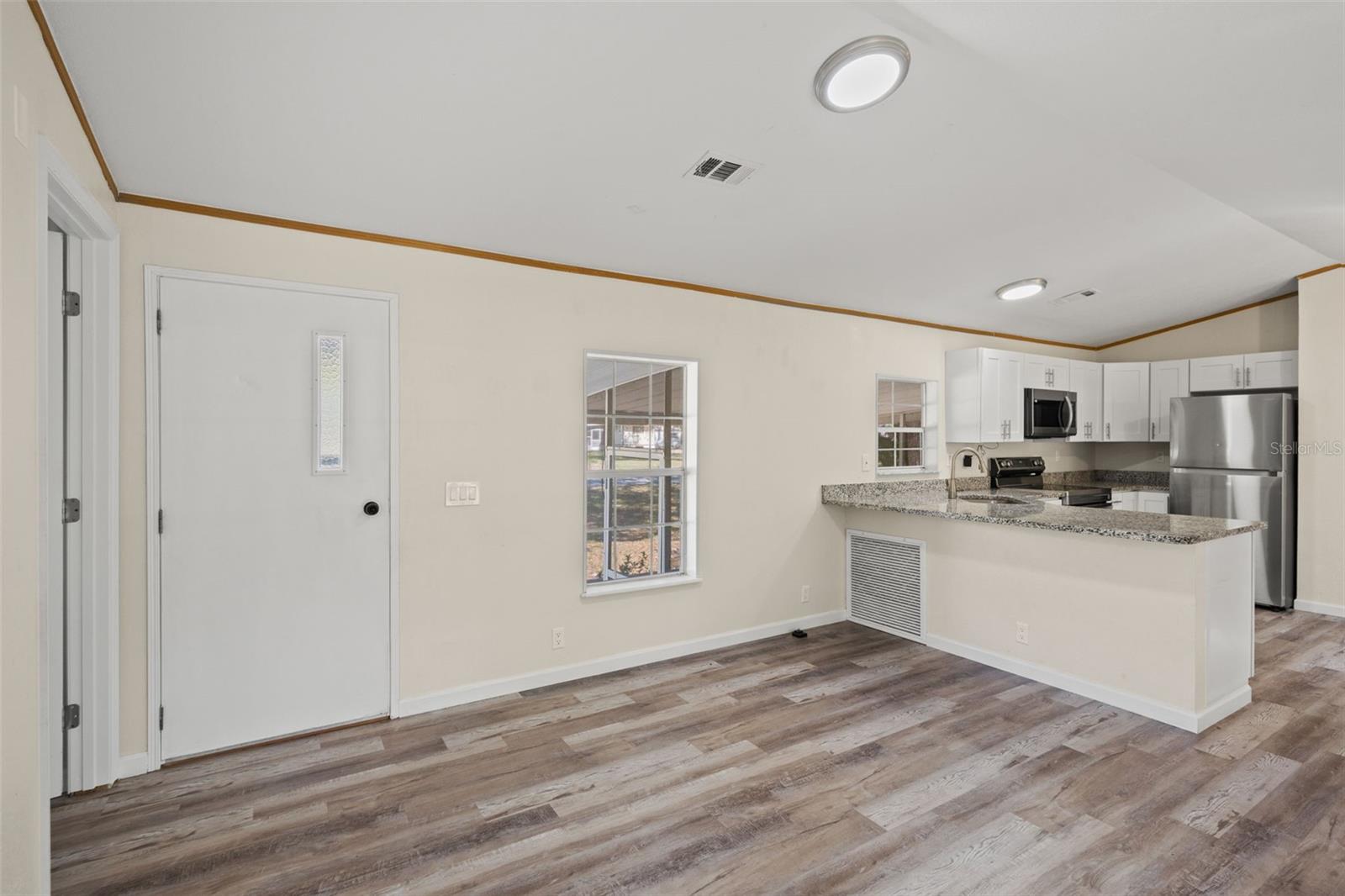 Image 6 of 51 For 3345 Ballard Street