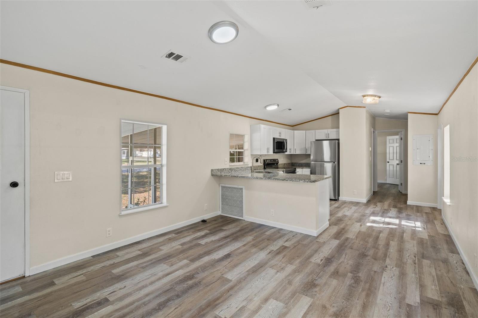 Image 7 of 51 For 3345 Ballard Street