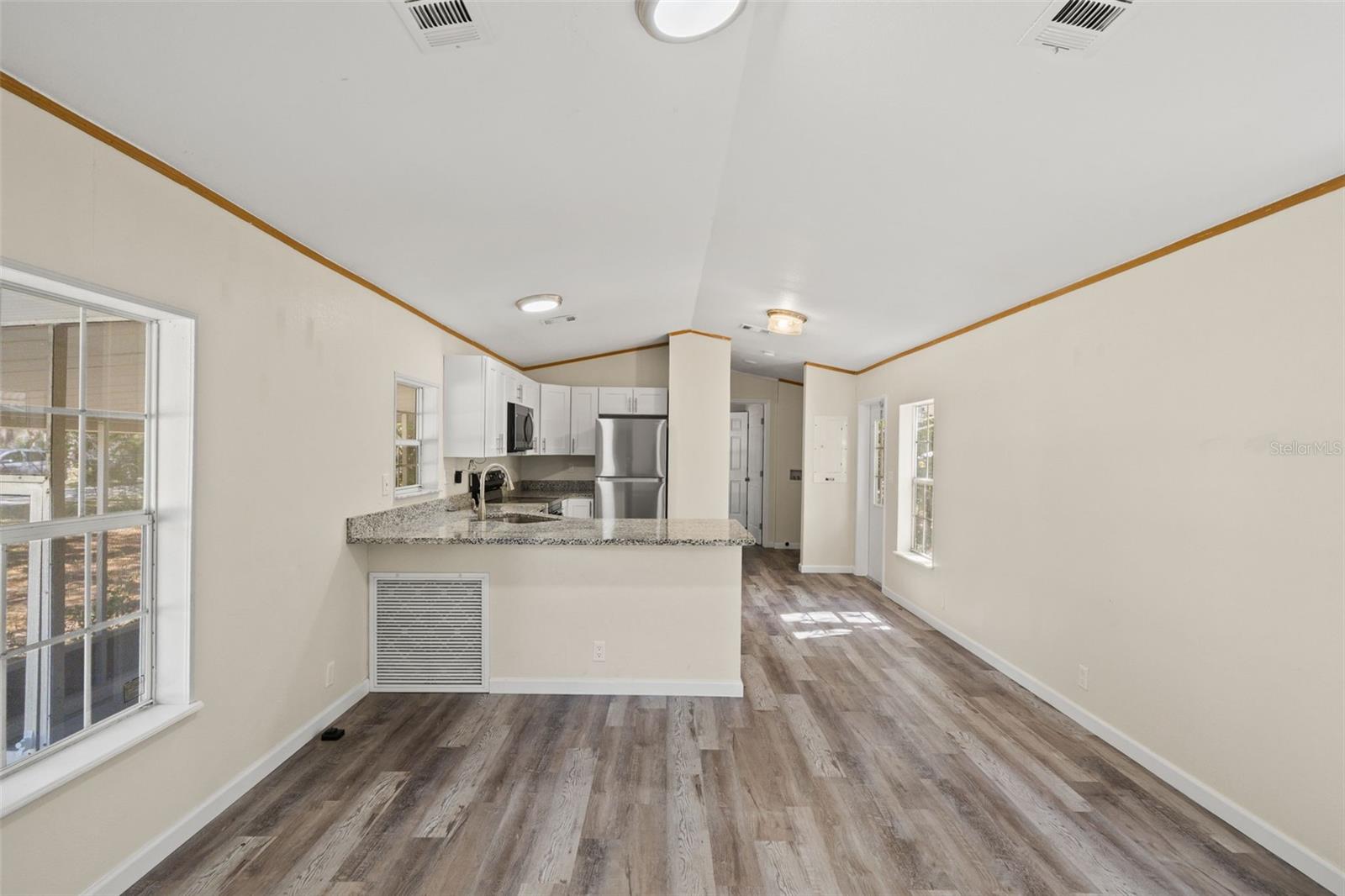 Image 8 of 51 For 3345 Ballard Street