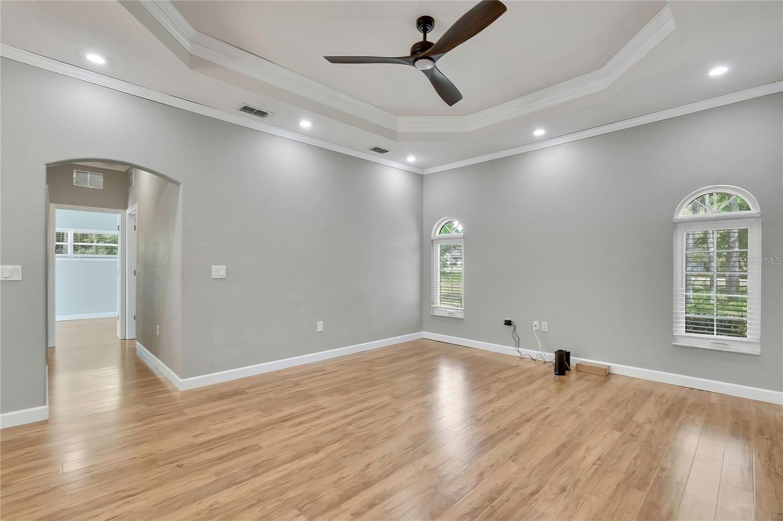 Listing photo id 20 for 2 Woodlee Court S