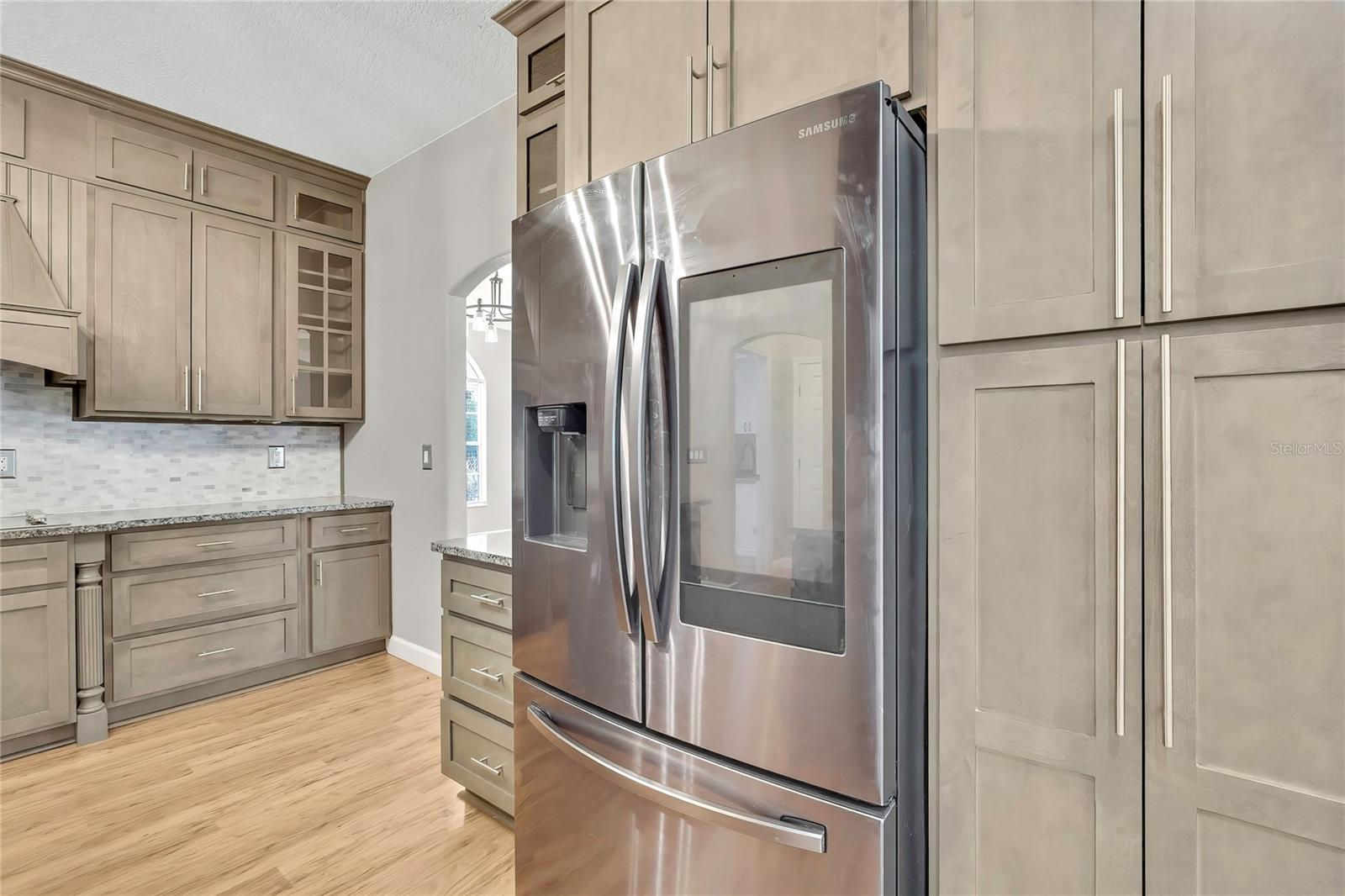 Listing photo id 23 for 2 Woodlee Court S