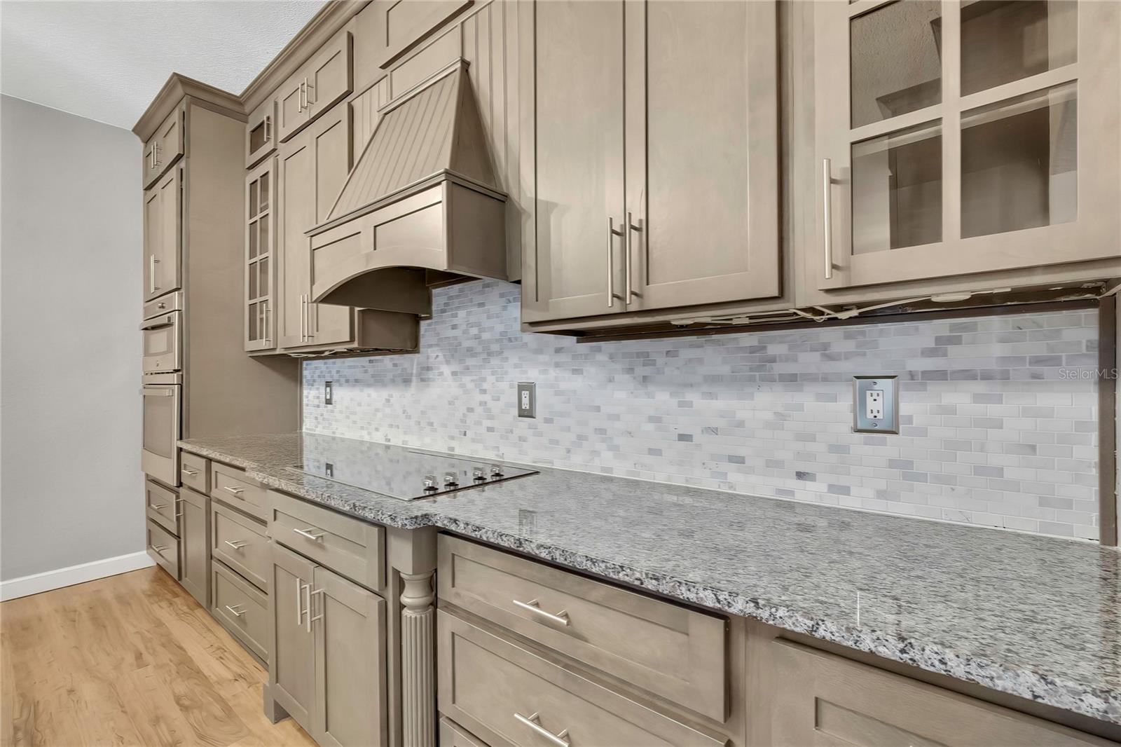 Listing photo id 25 for 2 Woodlee Court S