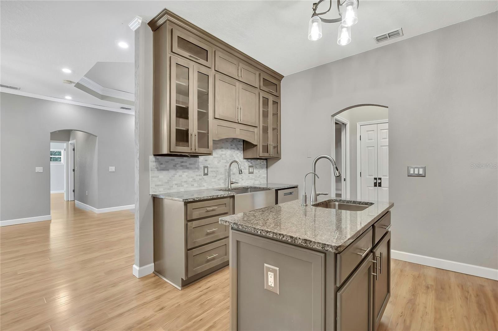 Listing photo id 26 for 2 Woodlee Court S