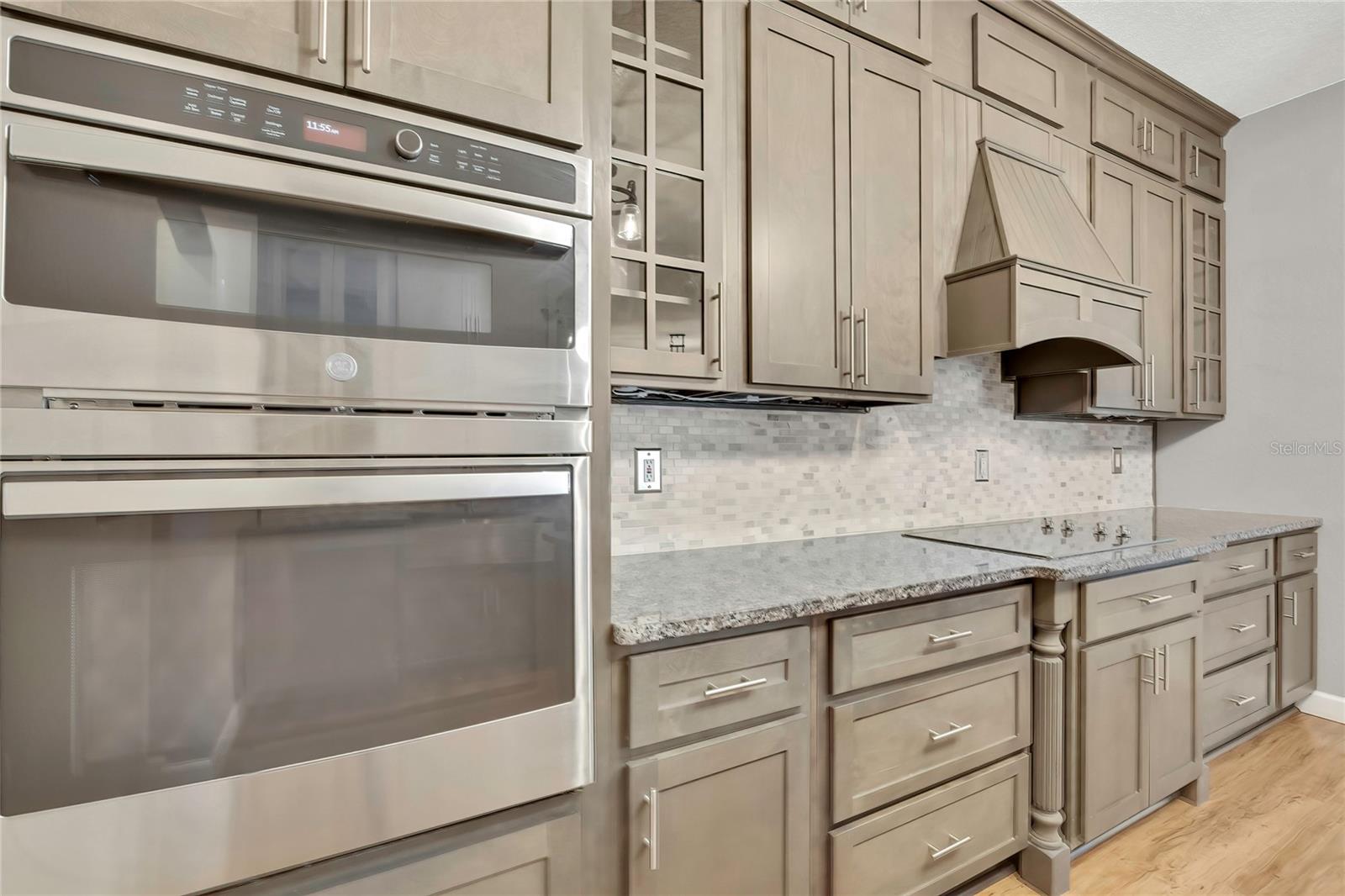 Listing photo id 27 for 2 Woodlee Court S