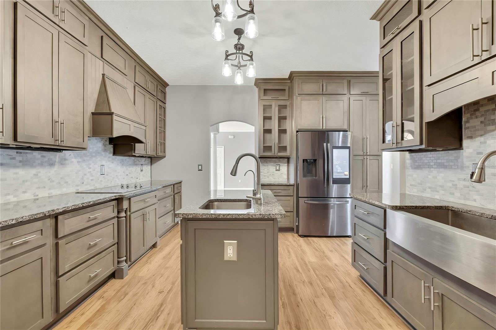 Listing photo id 28 for 2 Woodlee Court S