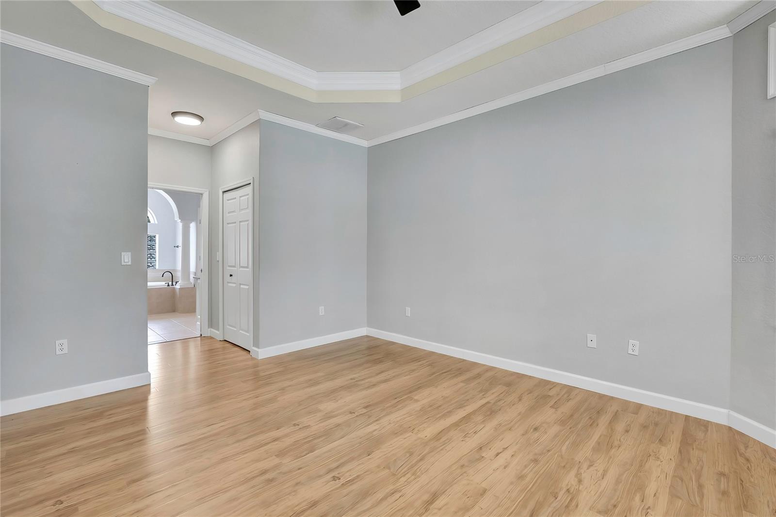 Listing photo id 33 for 2 Woodlee Court S