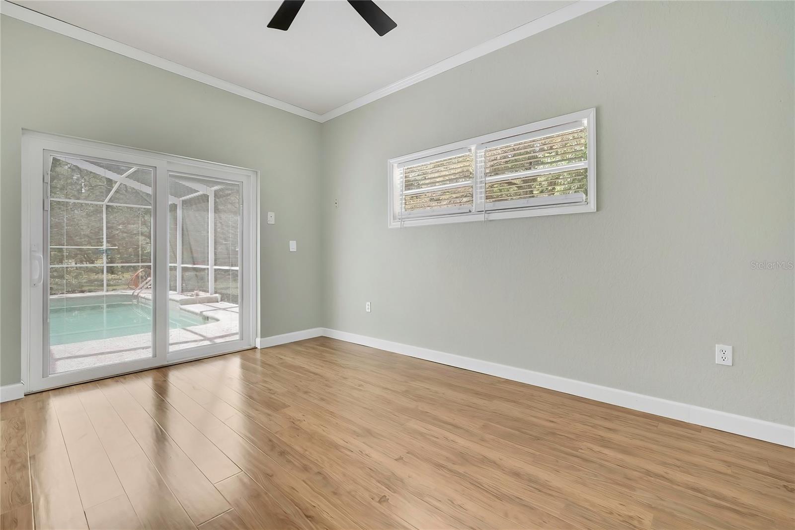 Listing photo id 49 for 2 Woodlee Court S