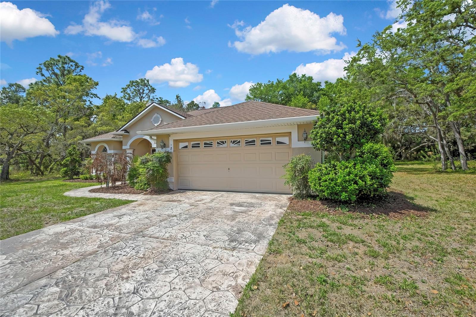 Listing photo id 54 for 2 Woodlee Court S