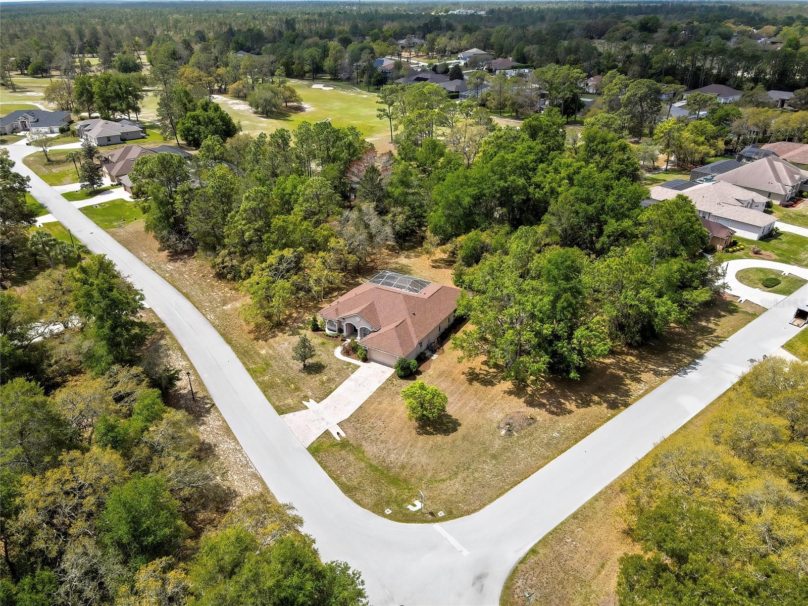 Listing photo id 58 for 2 Woodlee Court S