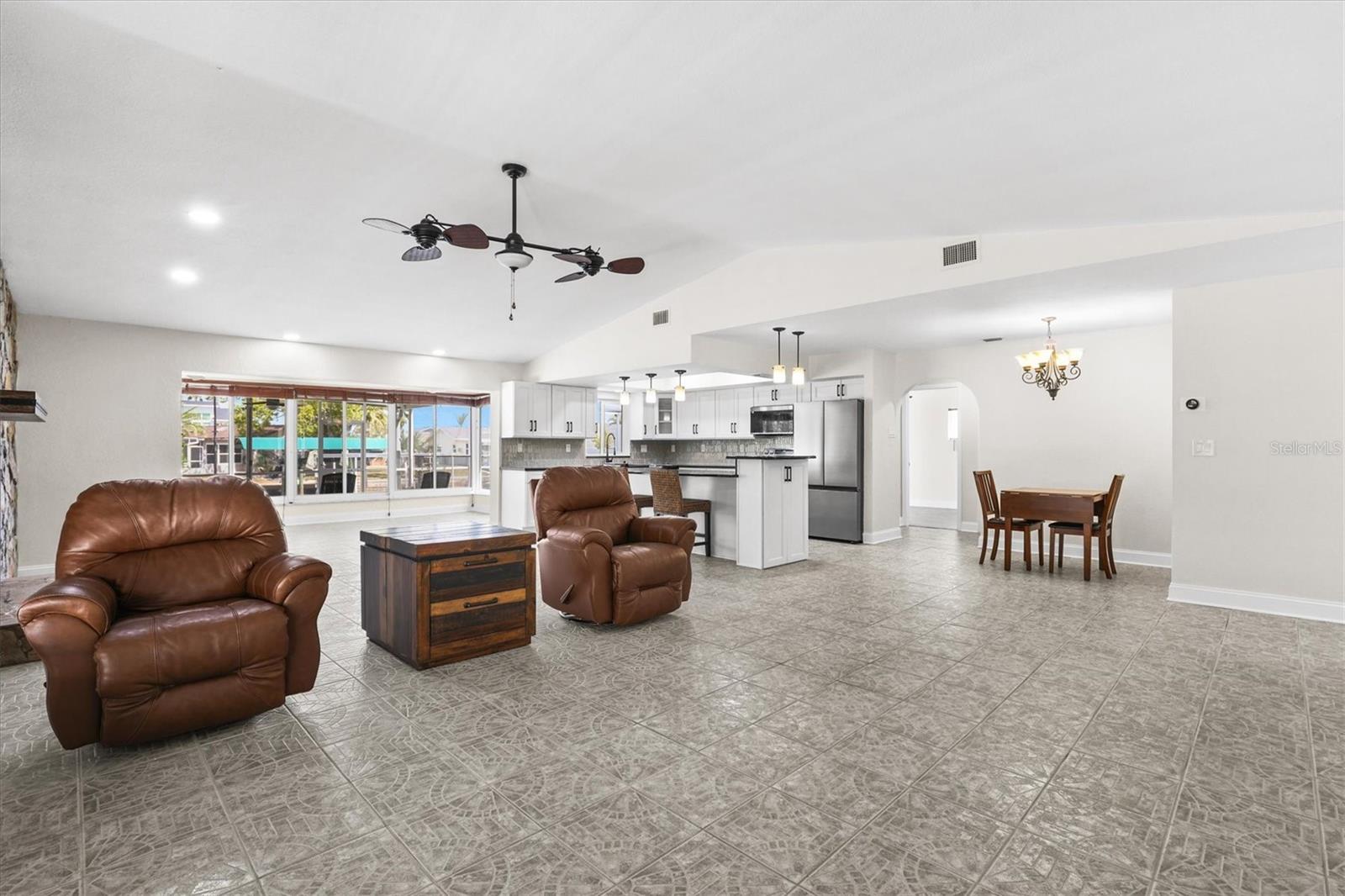 Image 21 of 72 For 7239 Southwind Drive