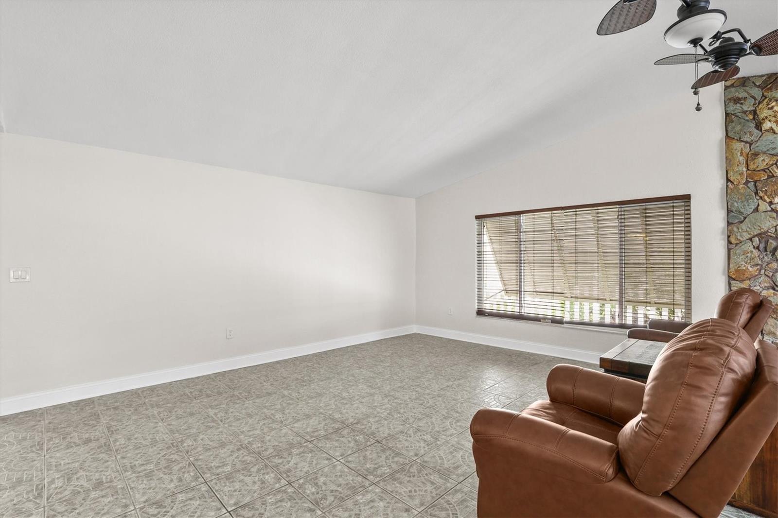 Image 22 of 72 For 7239 Southwind Drive